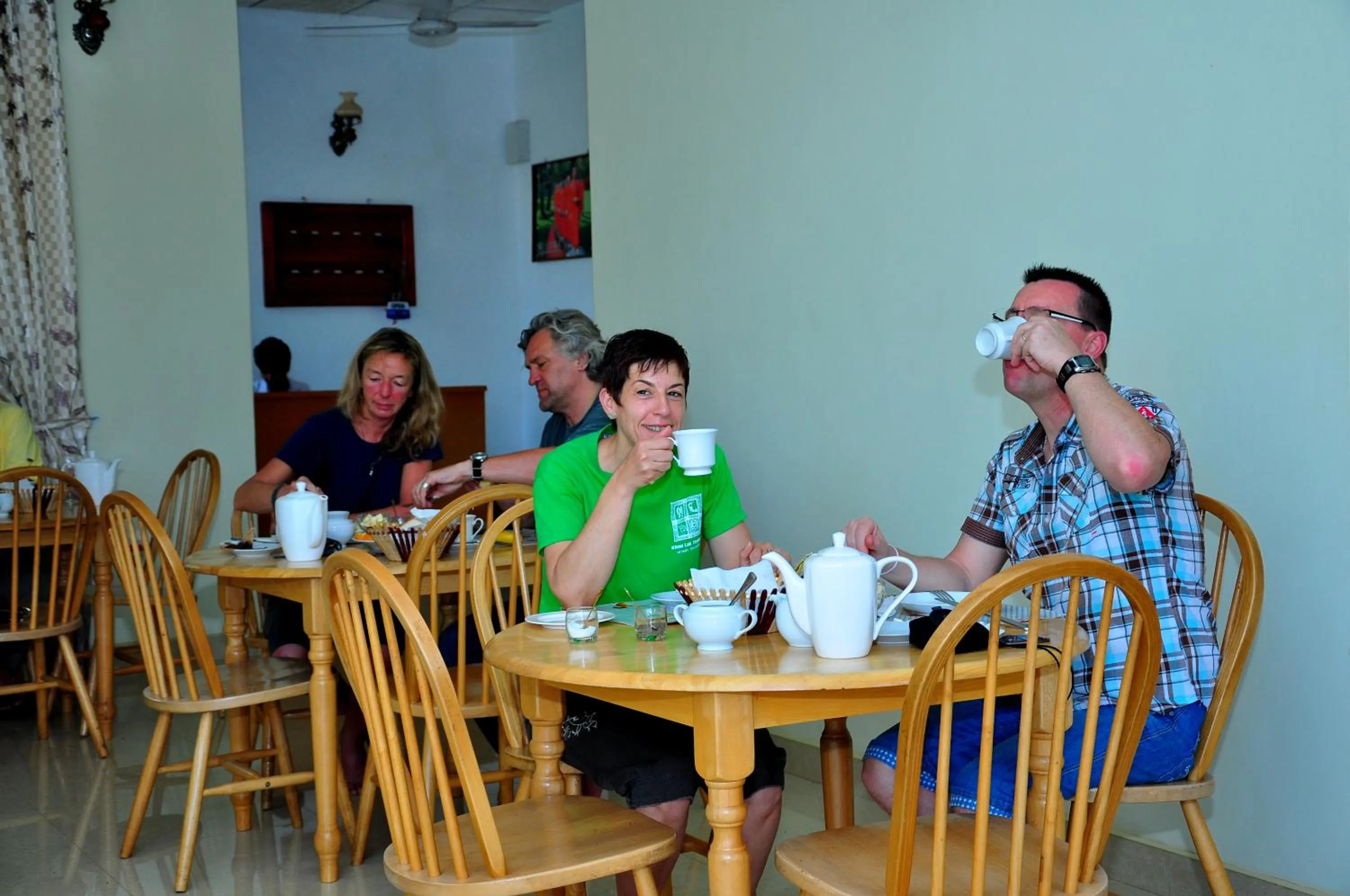 People in London Palace