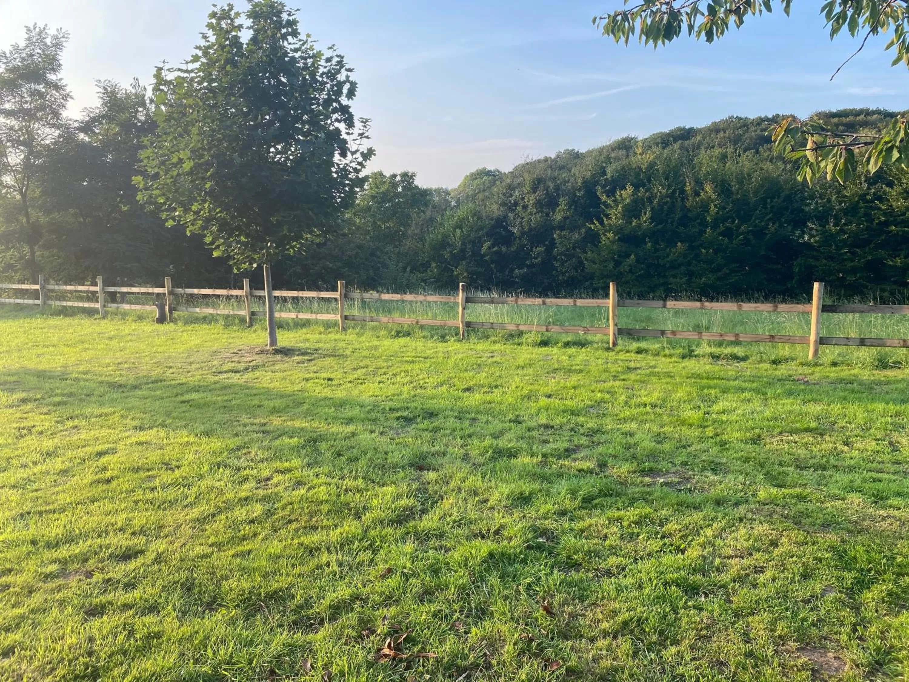 Day in La folie douce, votre gîte brocante, sport et nature