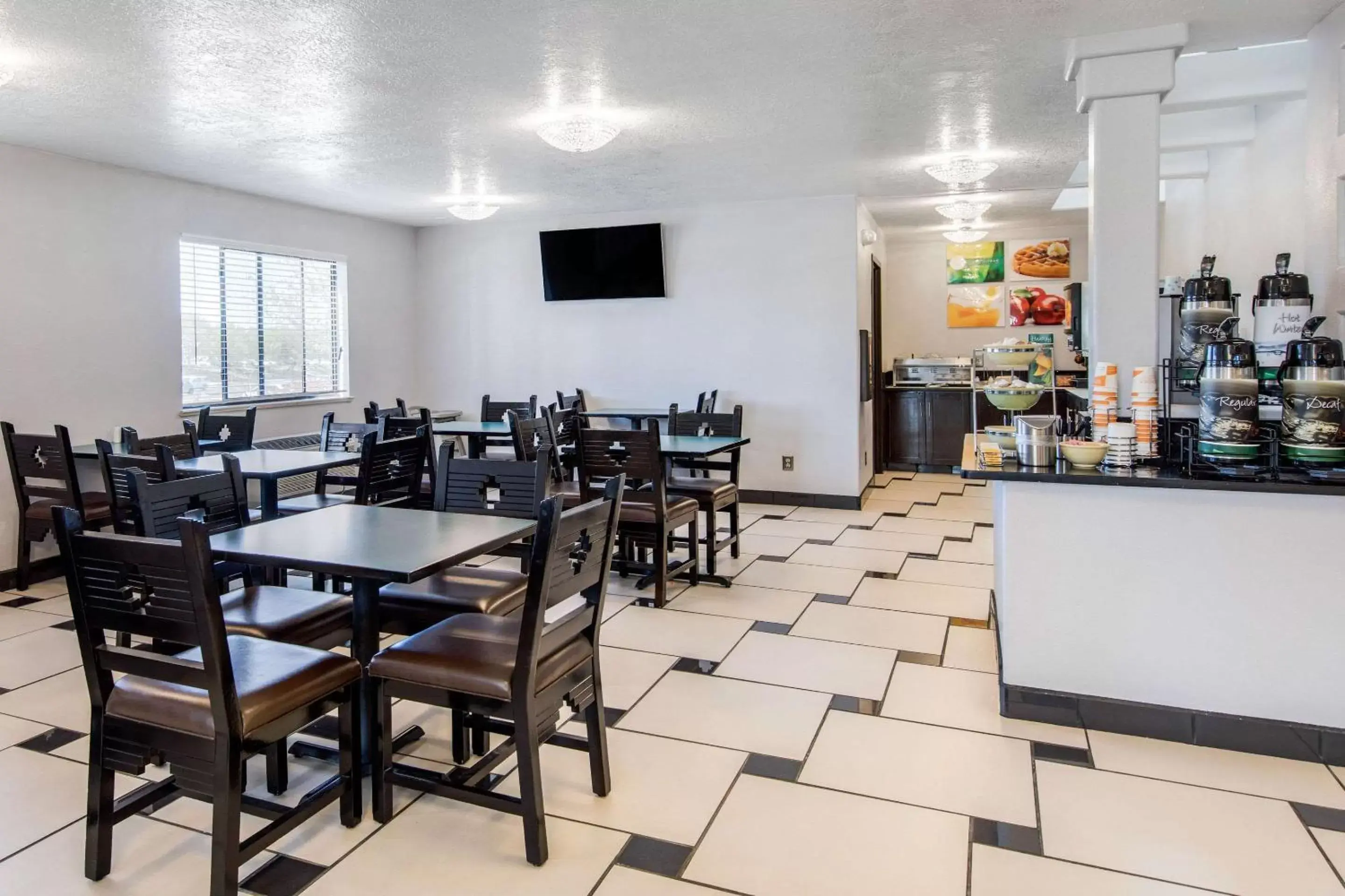 Restaurant/Places to Eat in Quality Inn & Suites Albuquerque North near Balloon Fiesta Park