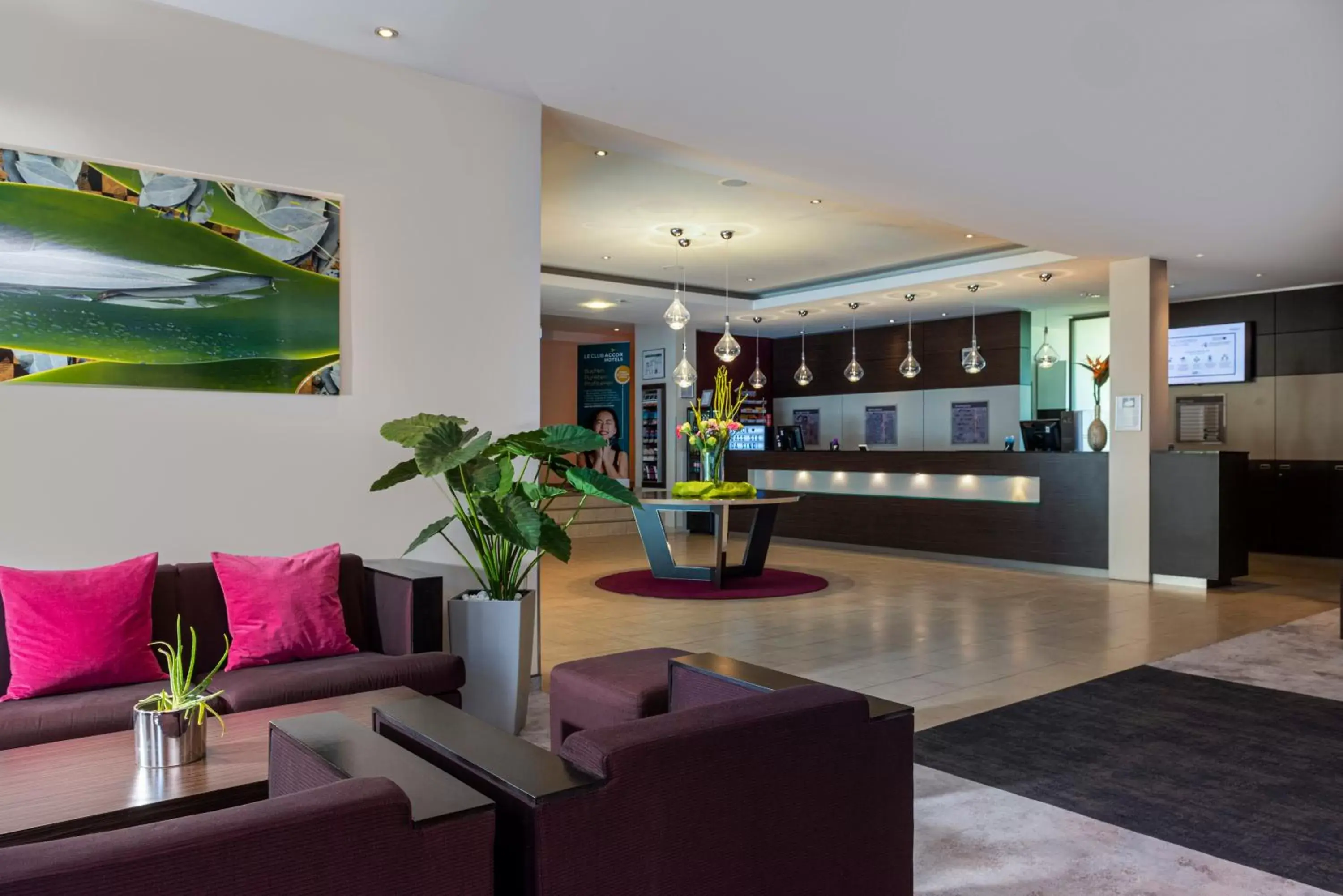 Property building, Lobby/Reception in Mercure Hotel Düsseldorf Neuss