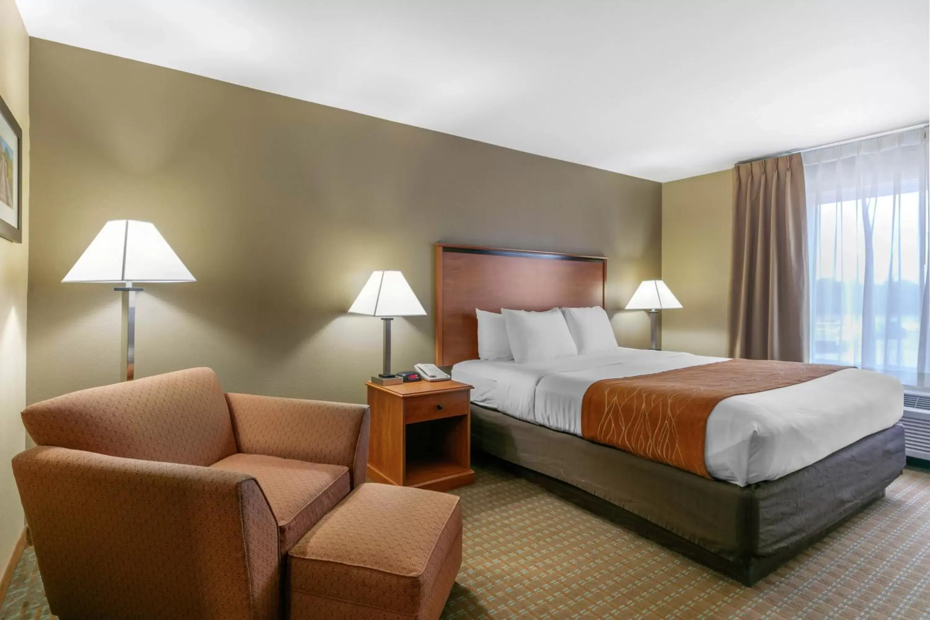 Bed in Comfort Inn & Suites Marion I-57