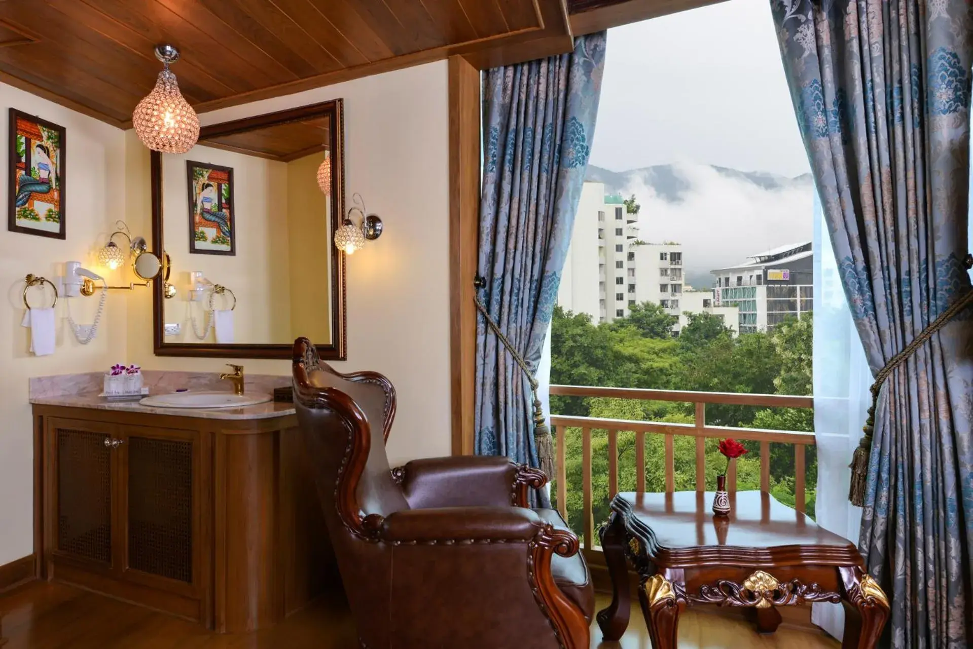 Mountain view in Peak Nimman Prestige Hotel