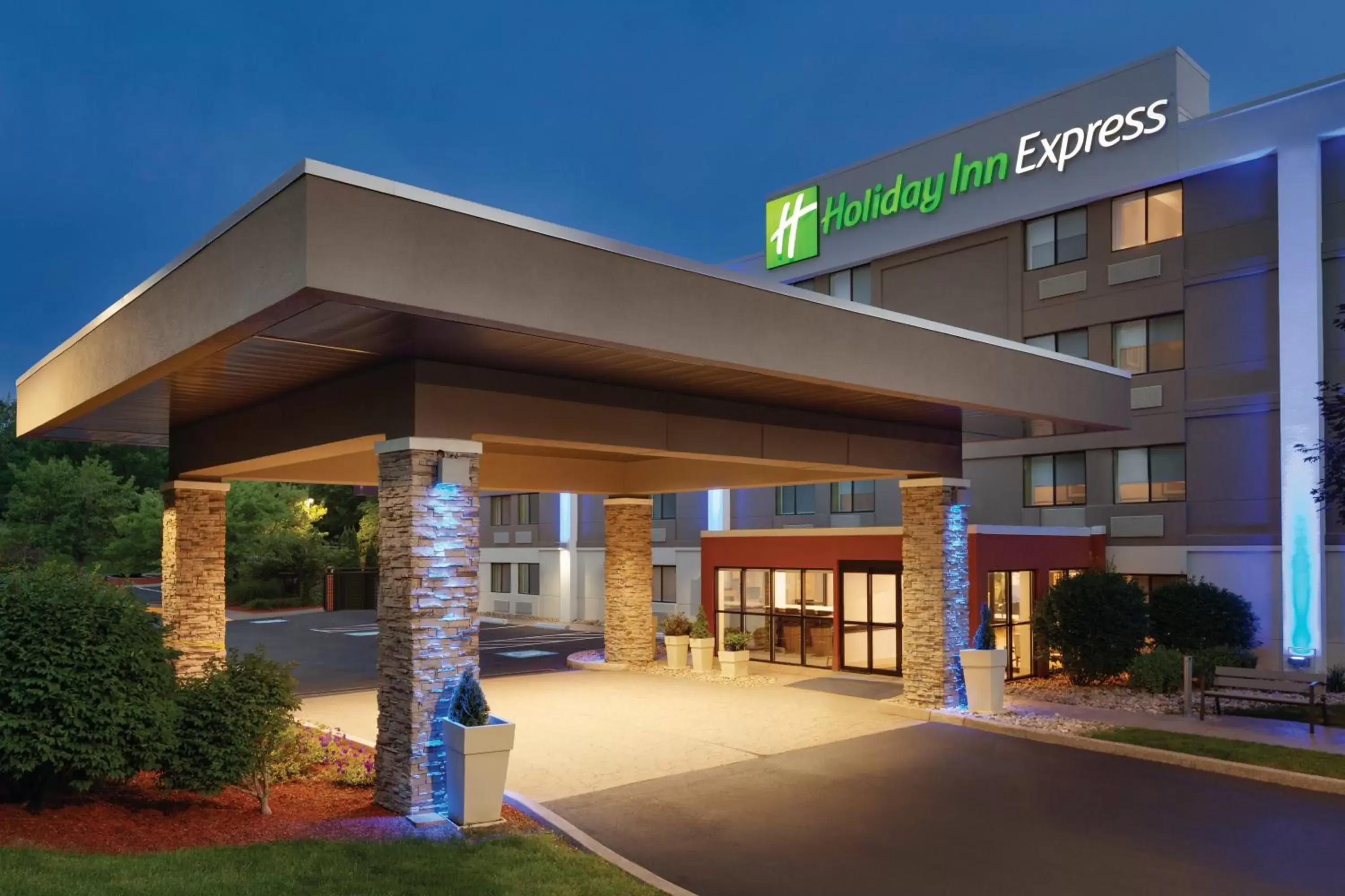 Property building in Holiday Inn Express Hartford South - Rocky Hill, an IHG Hotel