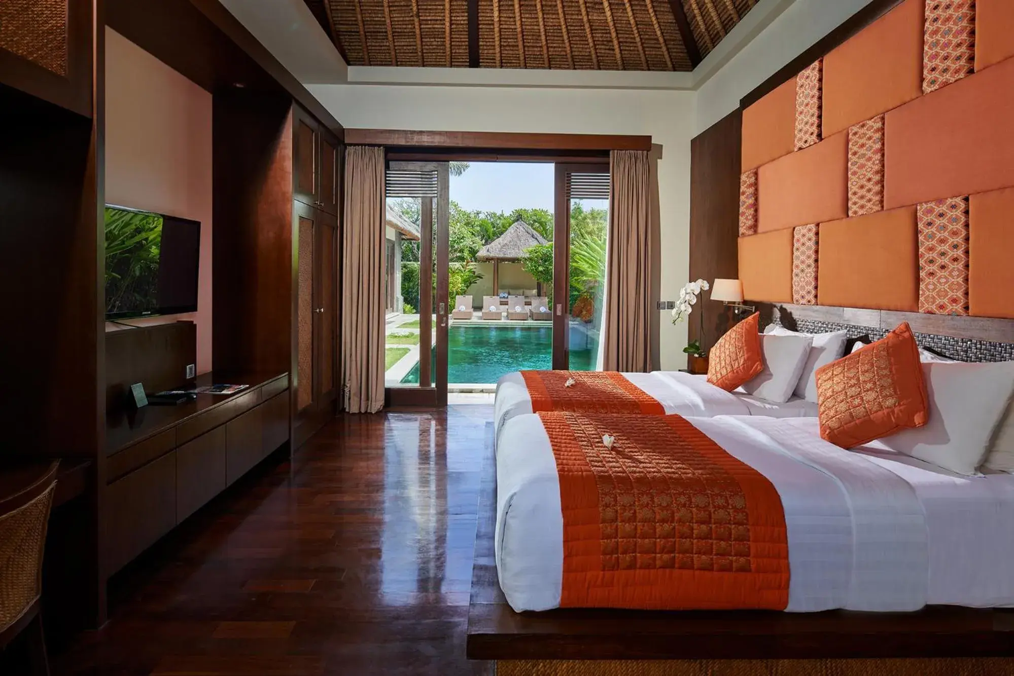 Bed in Mahagiri Villas Sanur