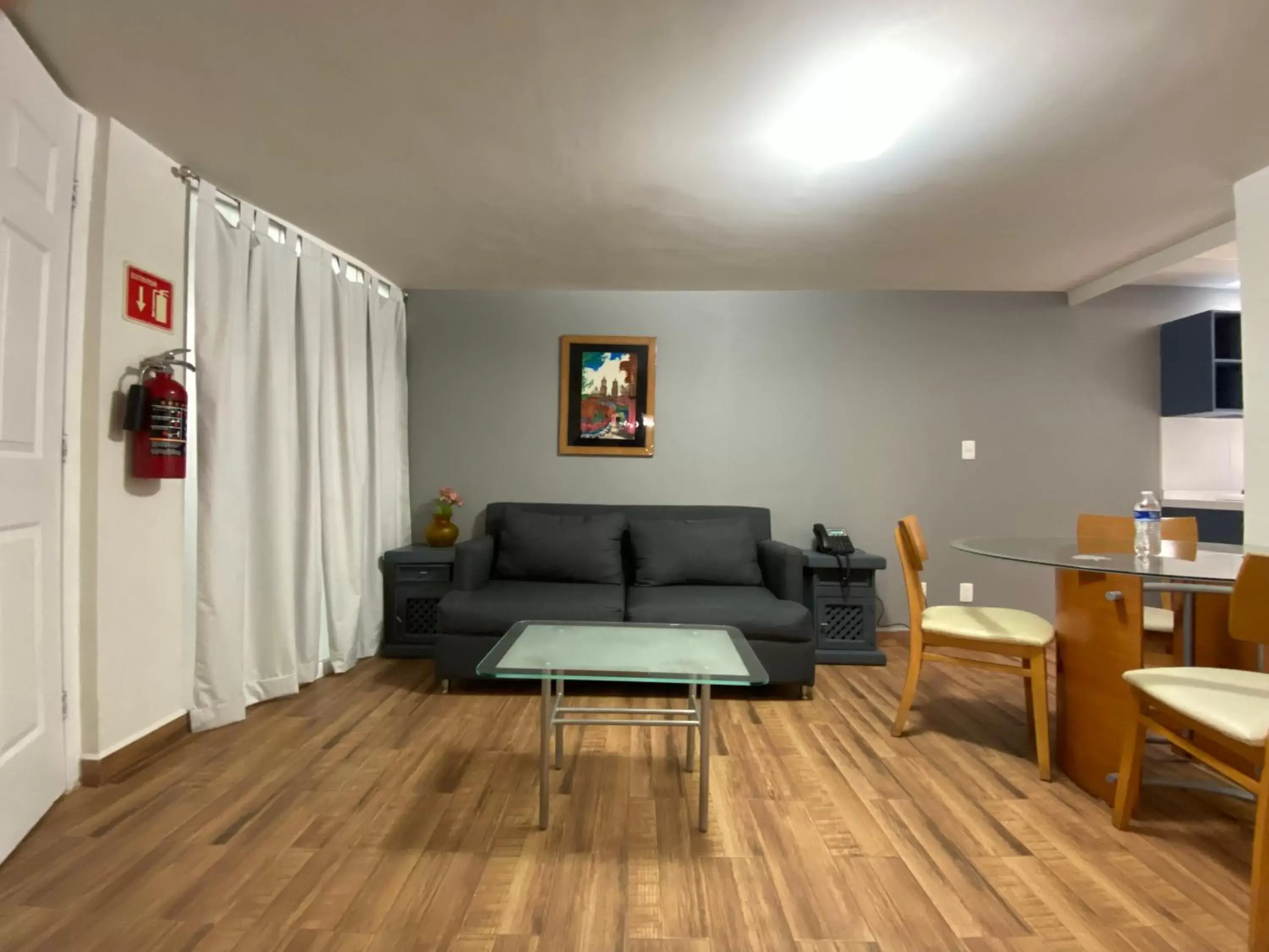 Living room, Seating Area in Grupo Kings Suites - Bosques de Duraznos 78