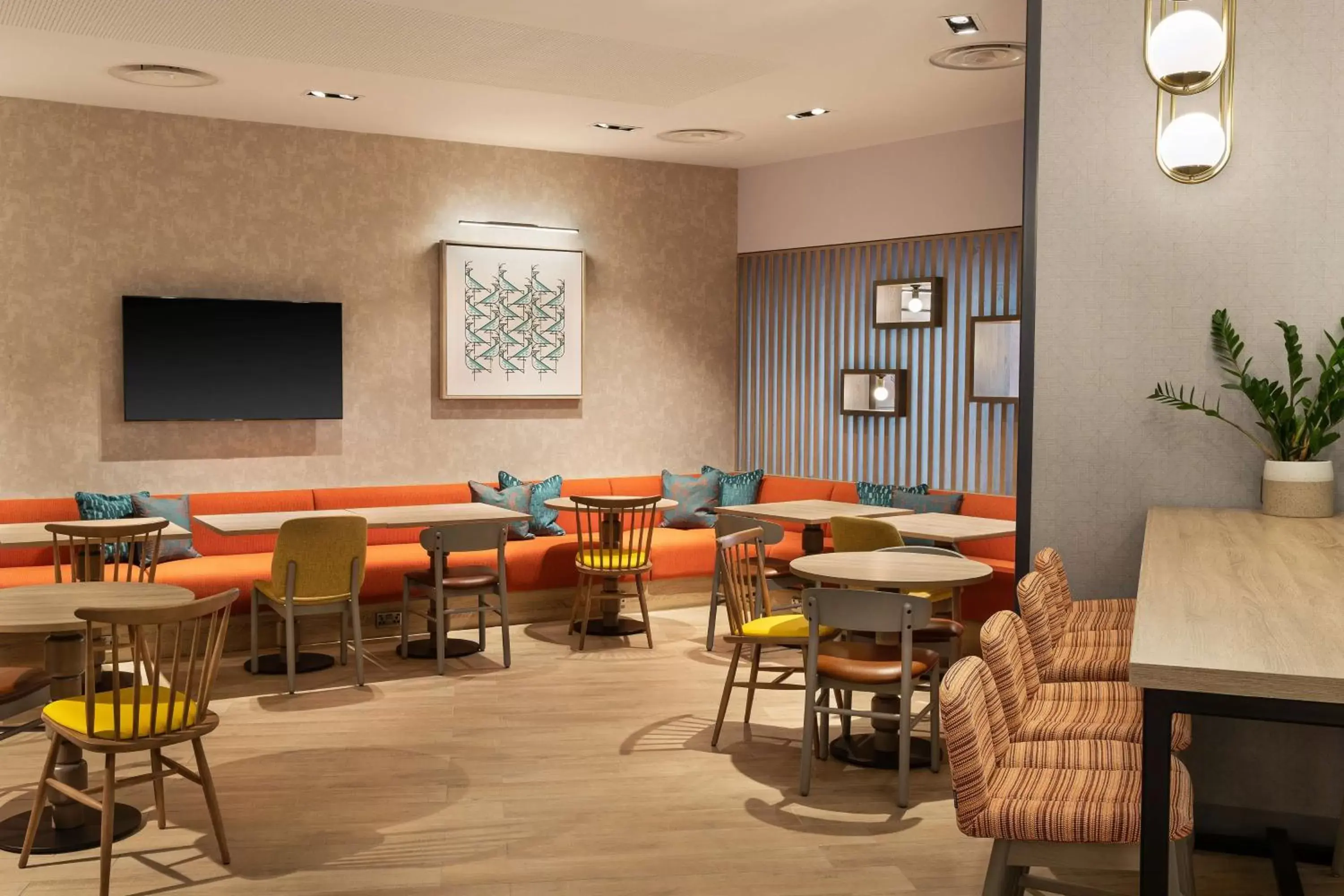Lobby or reception, Restaurant/Places to Eat in Hampton By Hilton Torquay