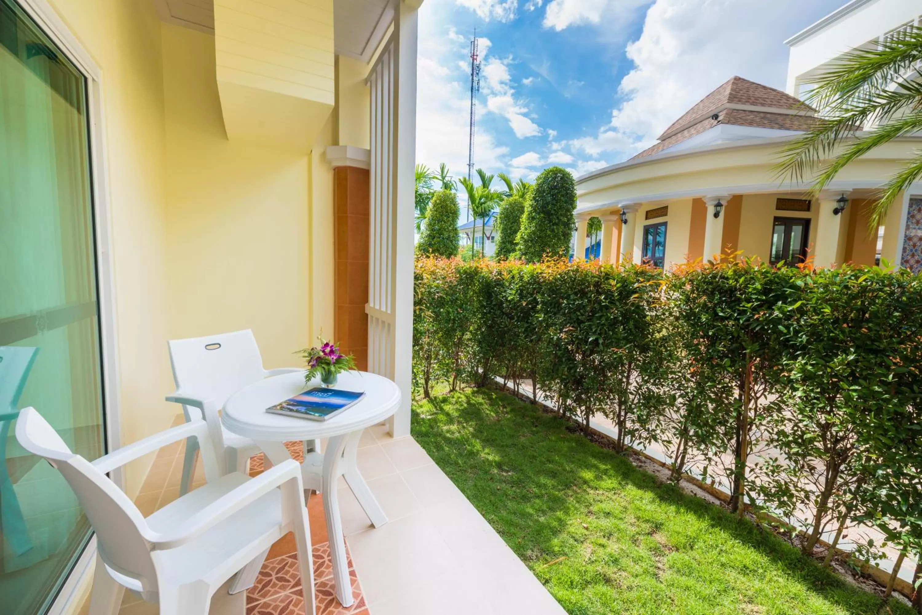Seating area in Krabi Front Bay Resort