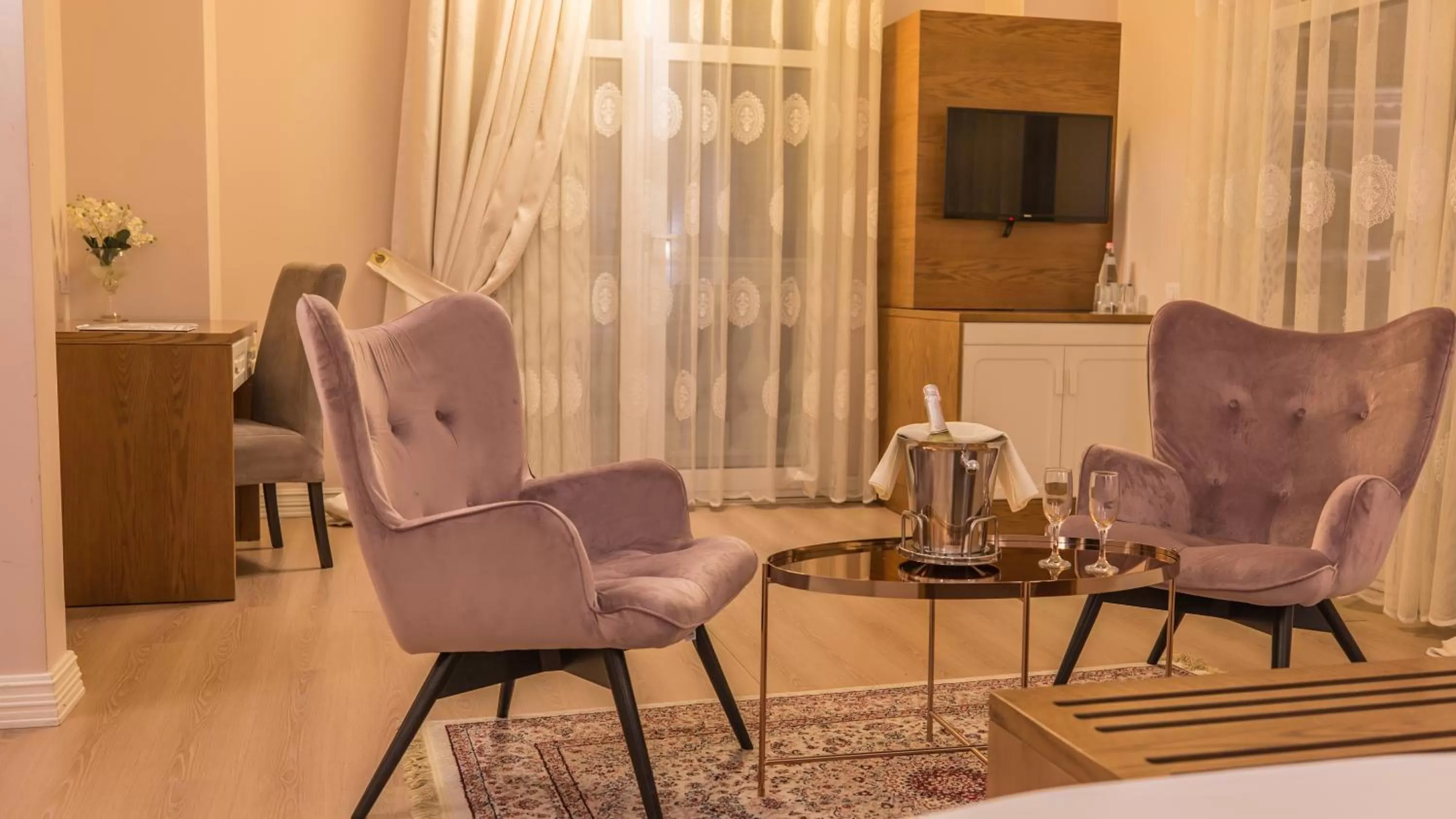 Seating area in Royal Hill Hotel