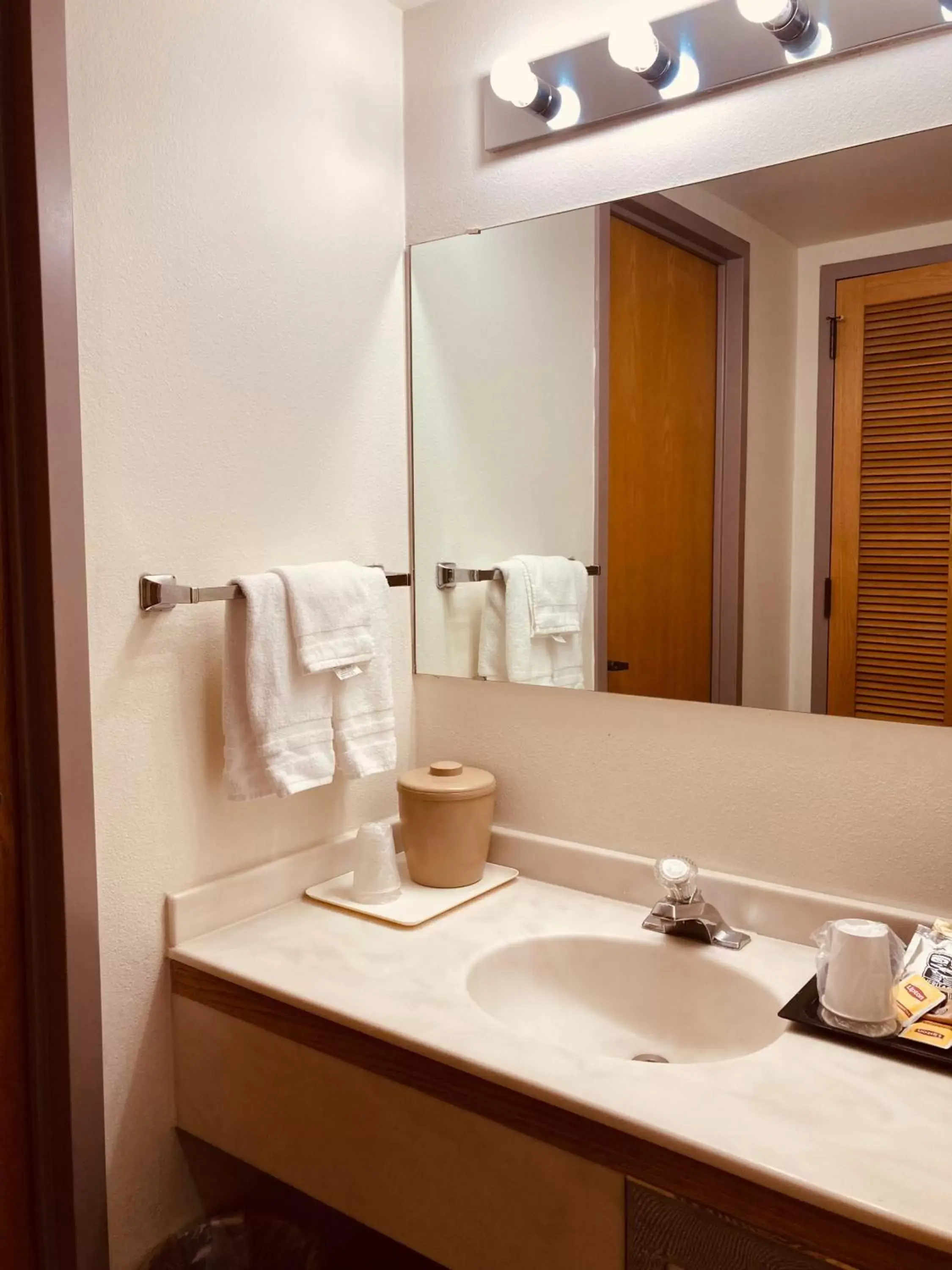 Bathroom in Alex Hotel and Suites