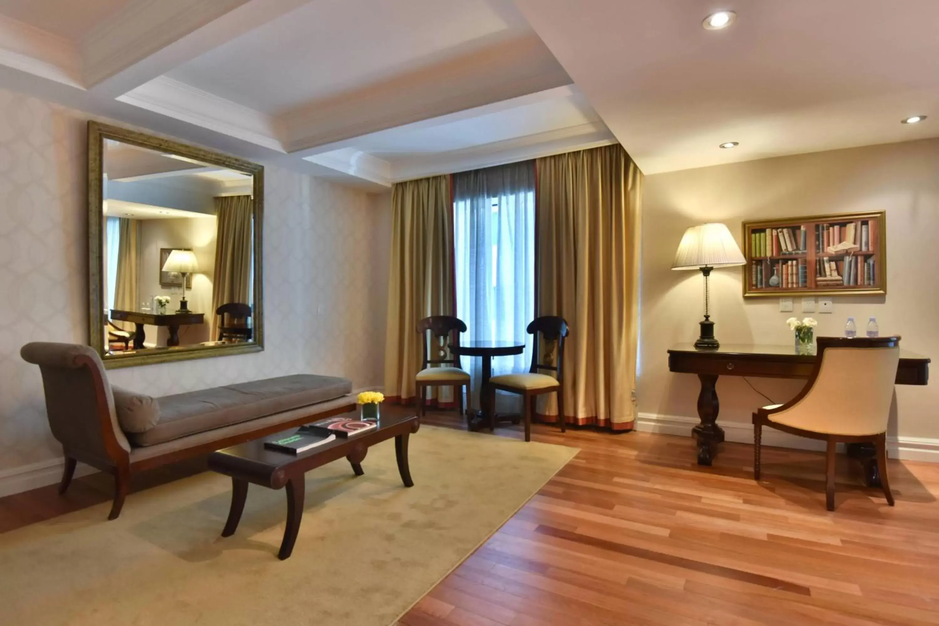 Photo of the whole room, Seating Area in Buenos Aires Marriott