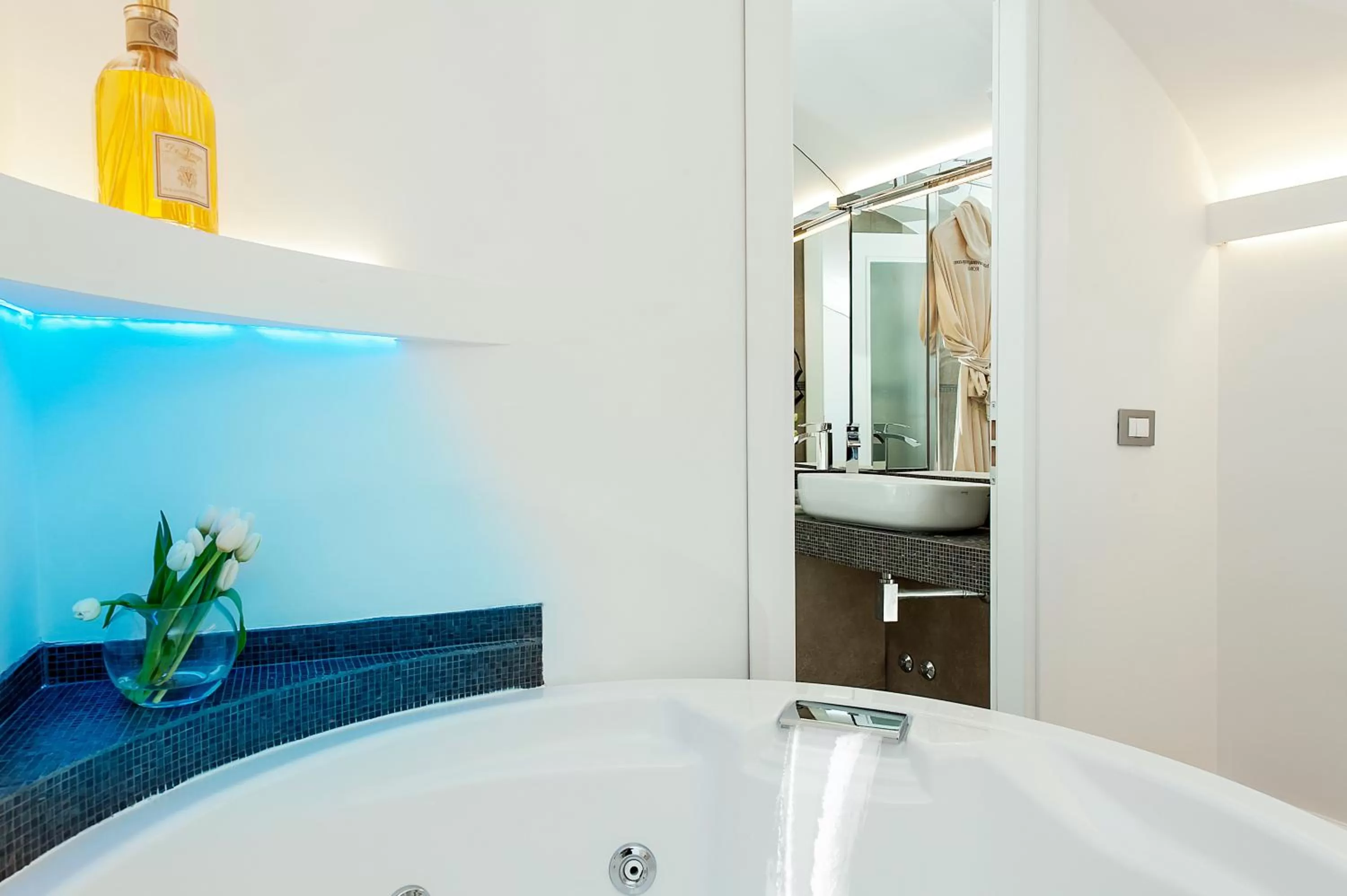 Bathroom in Hotel Navona