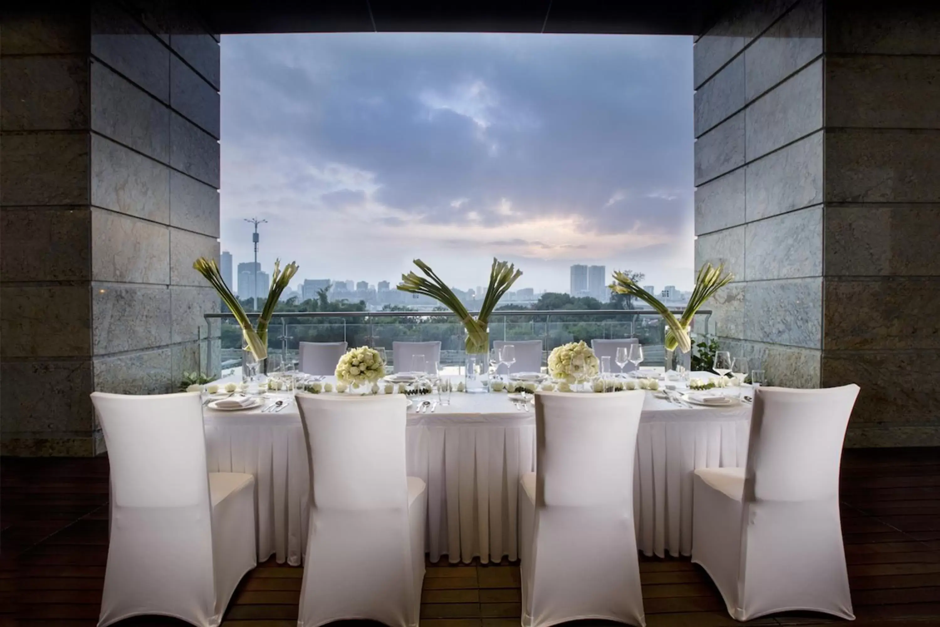 Property building, Restaurant/Places to Eat in Crowne Plaza Fuzhou Riverside, an IHG Hotel