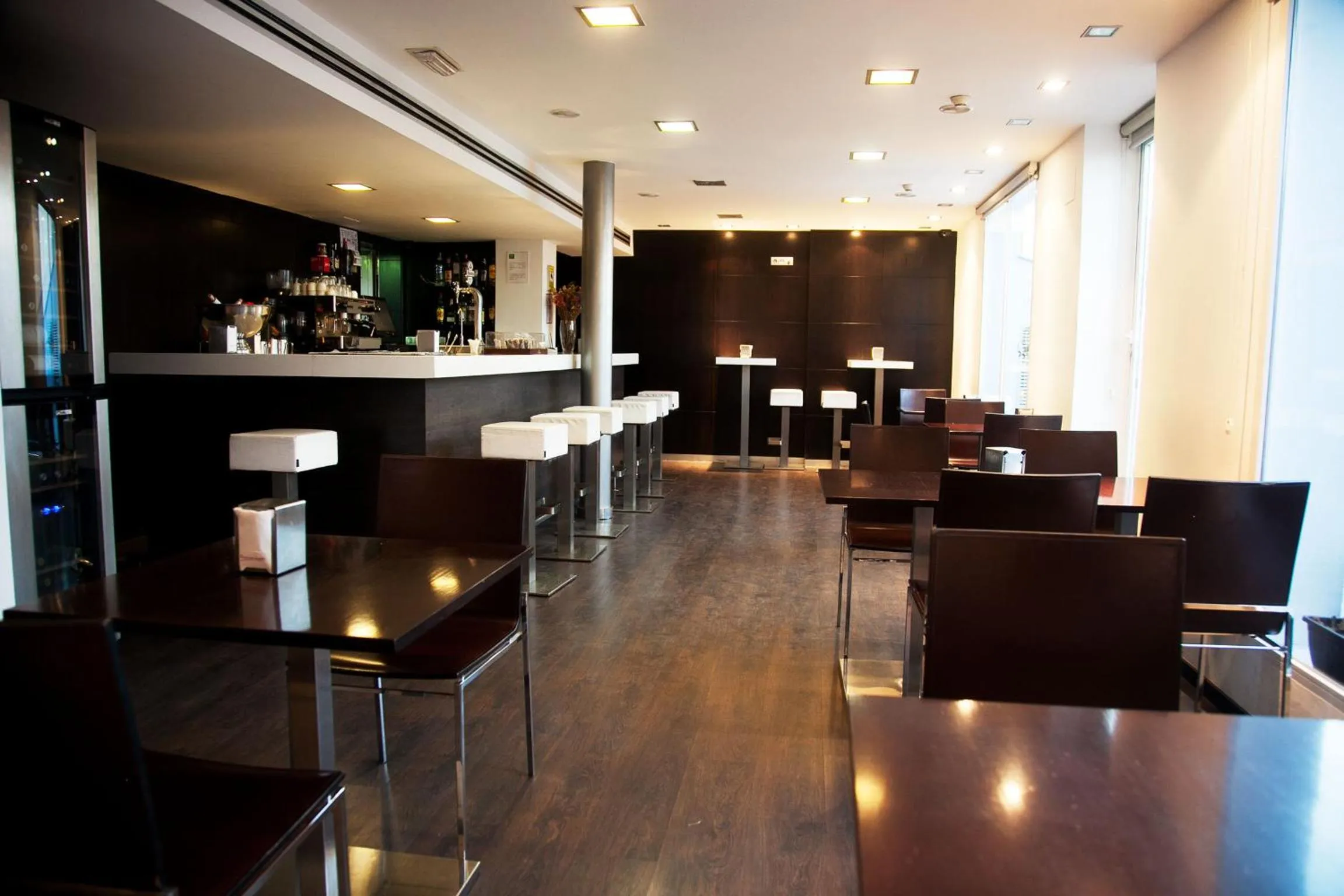 Lounge or bar in Hotel Universal by Maxi Hoteles