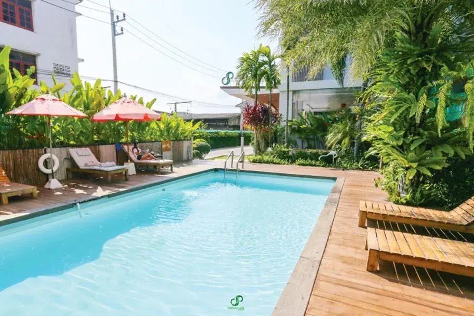 Swimming Pool in CRYSTAL JADE  RAYONG HOTEL