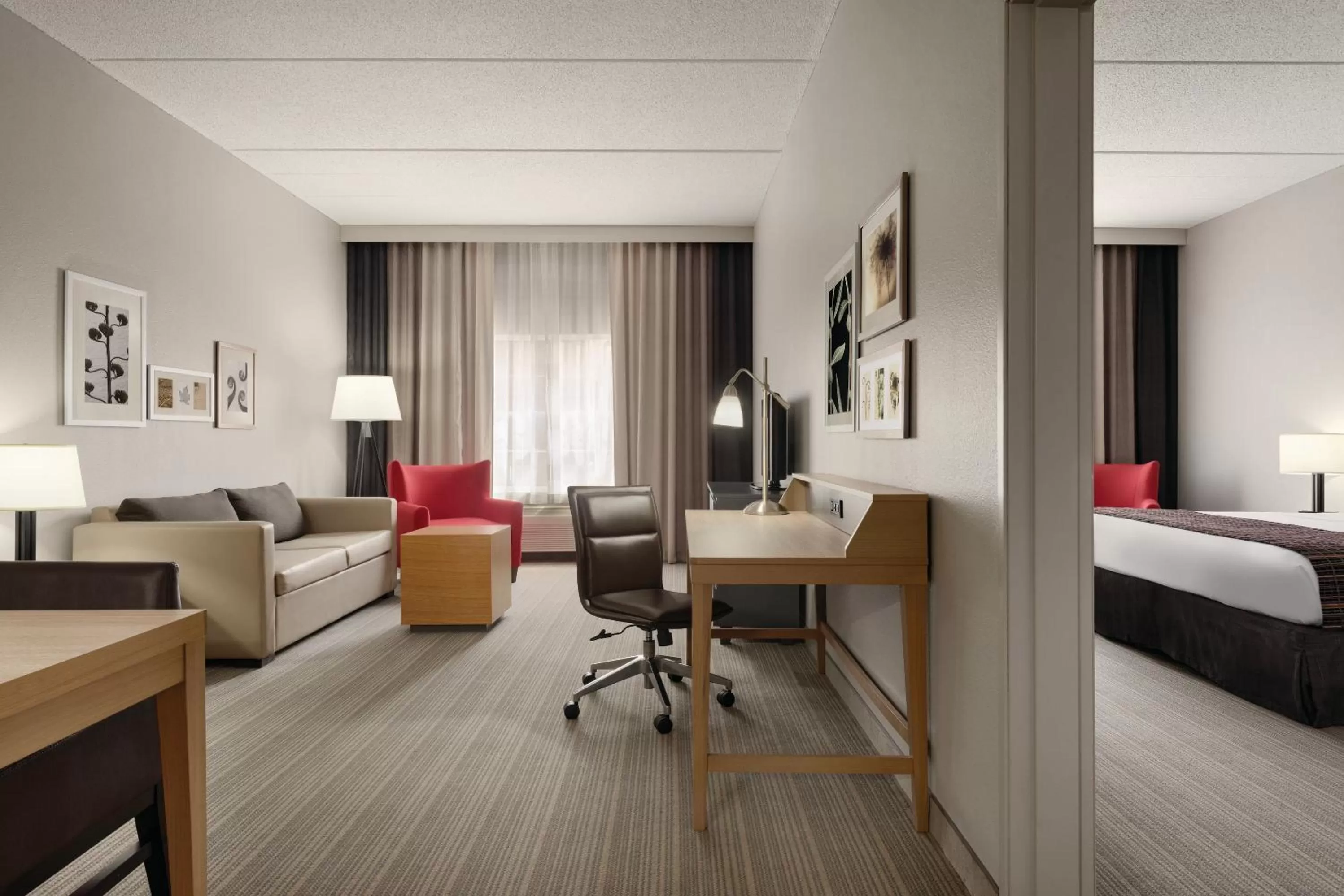 Bedroom, Bed in Country Inn & Suites by Radisson, Coralville, IA