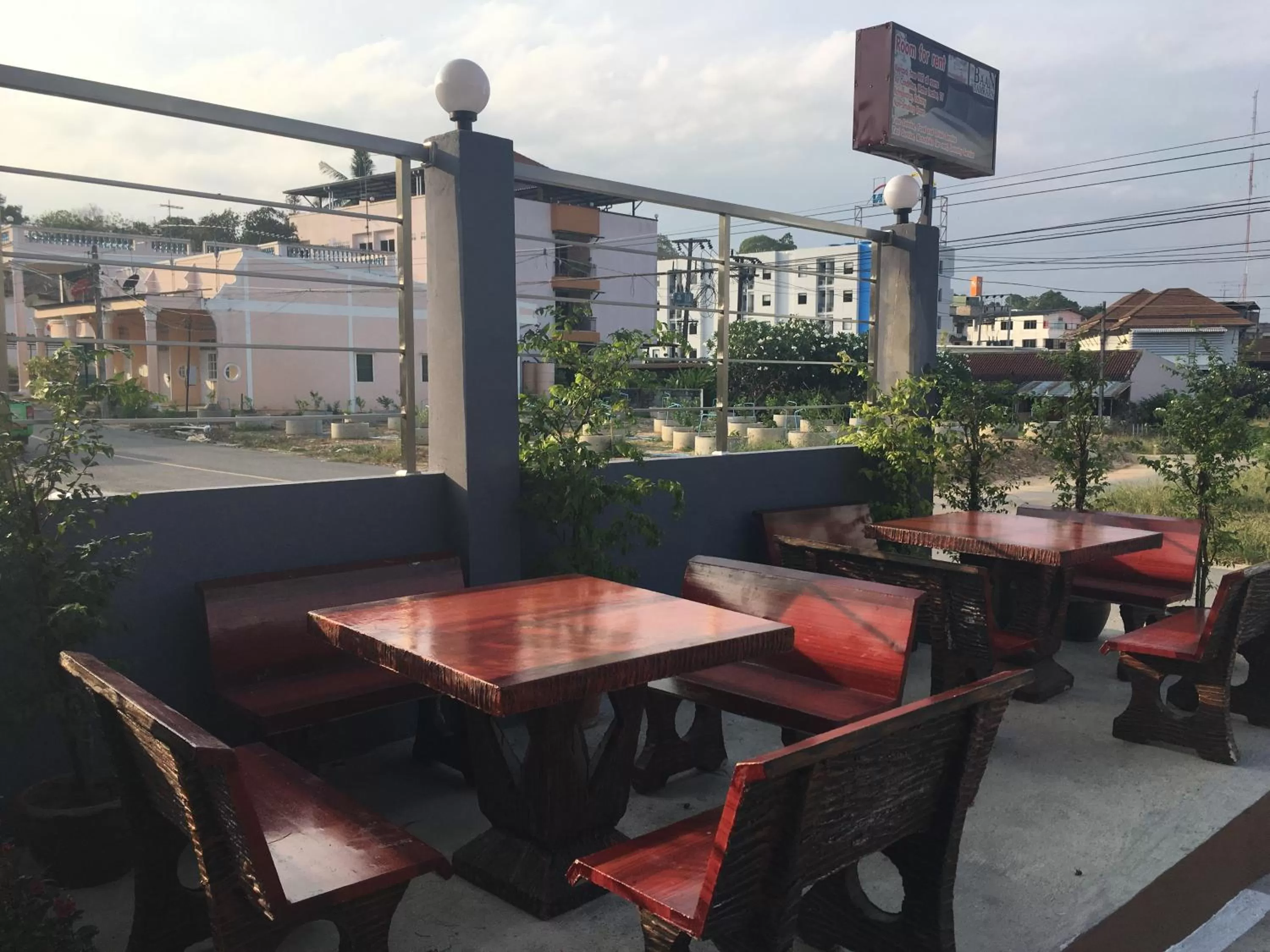 Area and facilities in Baan Samrarn