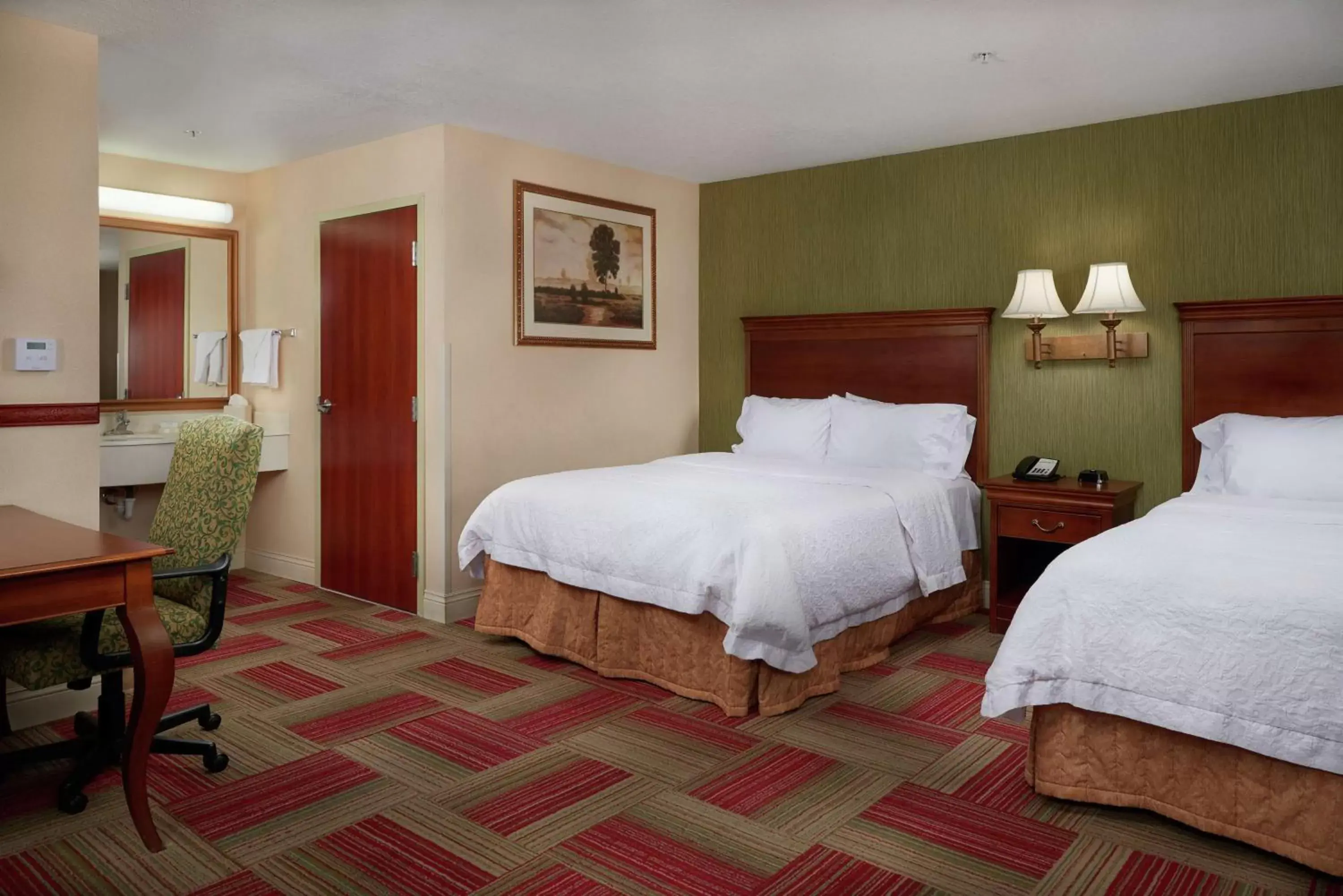 Bedroom, Bed in Hampton Inn & Suites Roswell