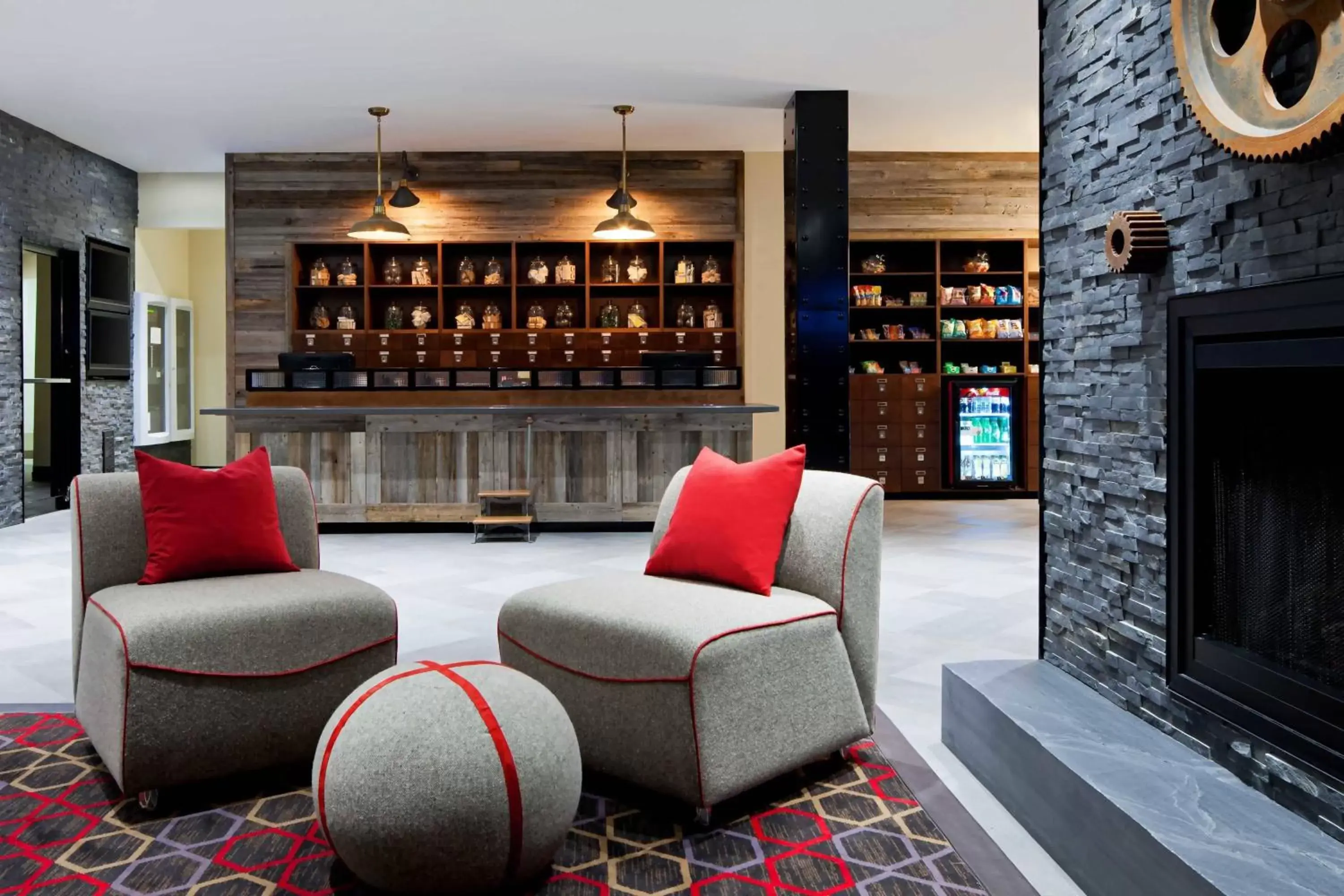 Lobby or reception, Lounge/Bar in Four Points by Sheraton Edmundston Hotel & Conference Center