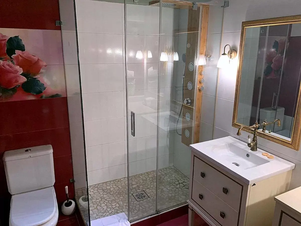 Shower, Bathroom in Casa Mistela