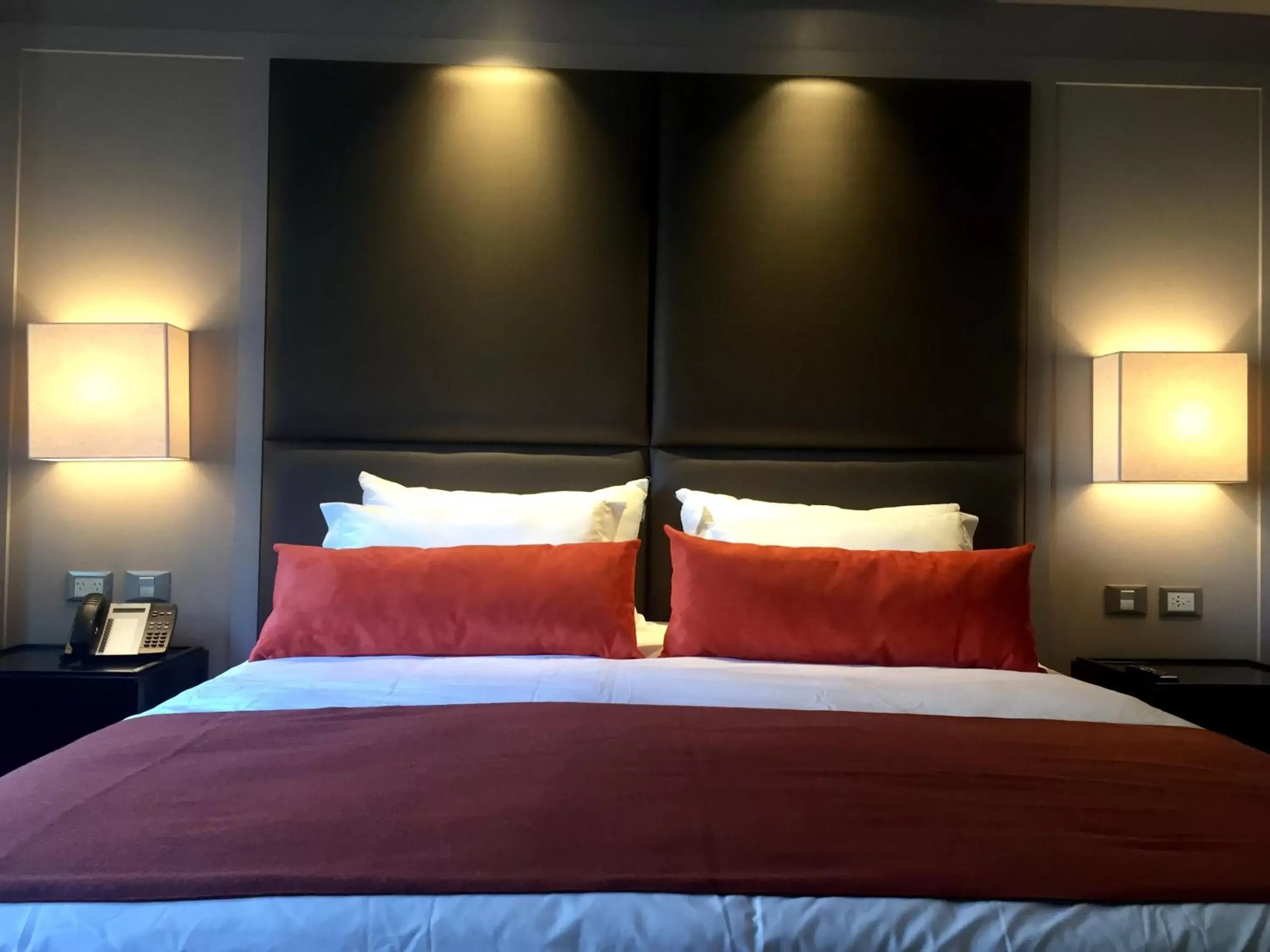 Bedroom, Bed in Carles Hotel