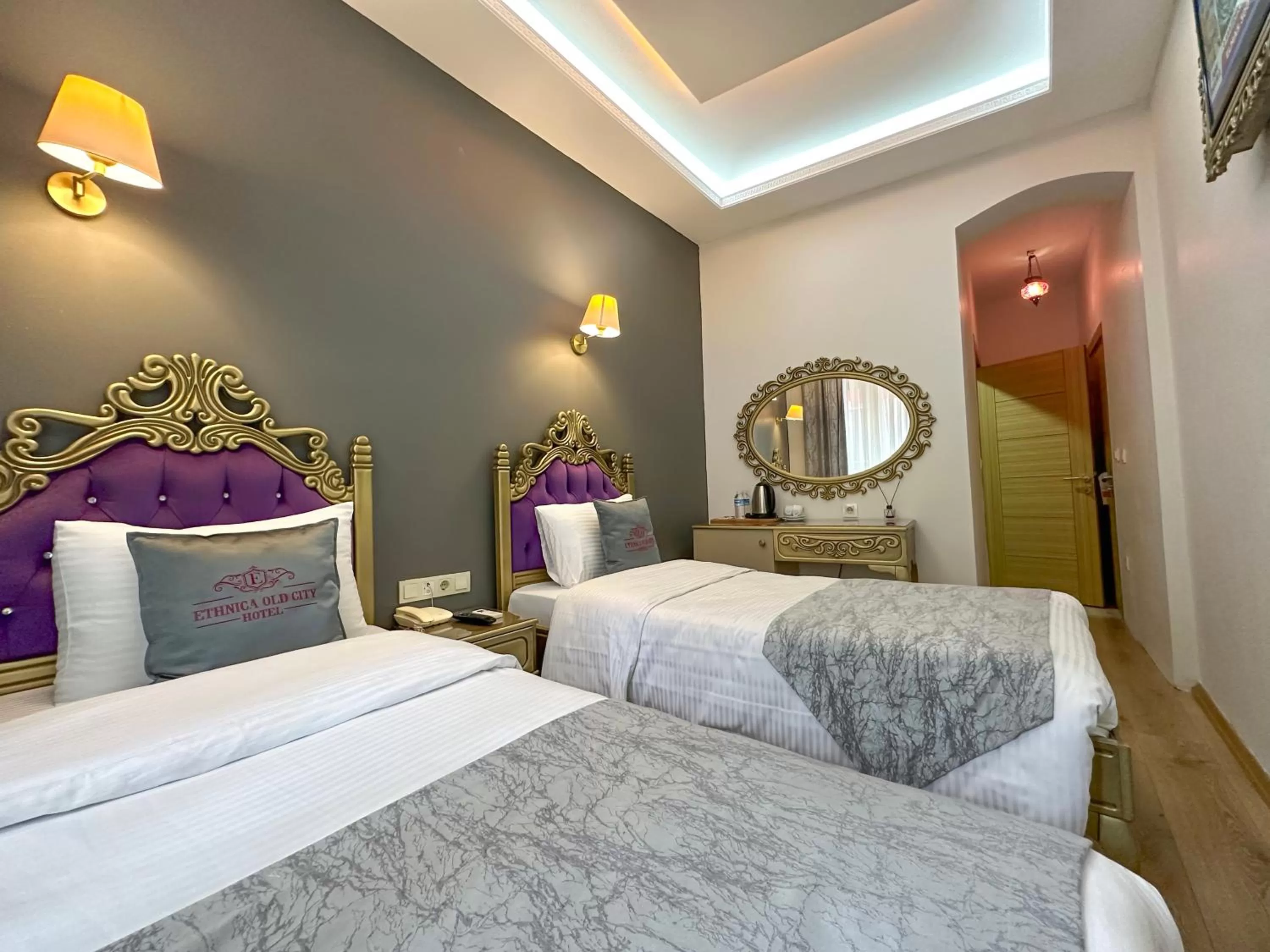 Deluxe Twin Room in Ethnica Hotel Old City