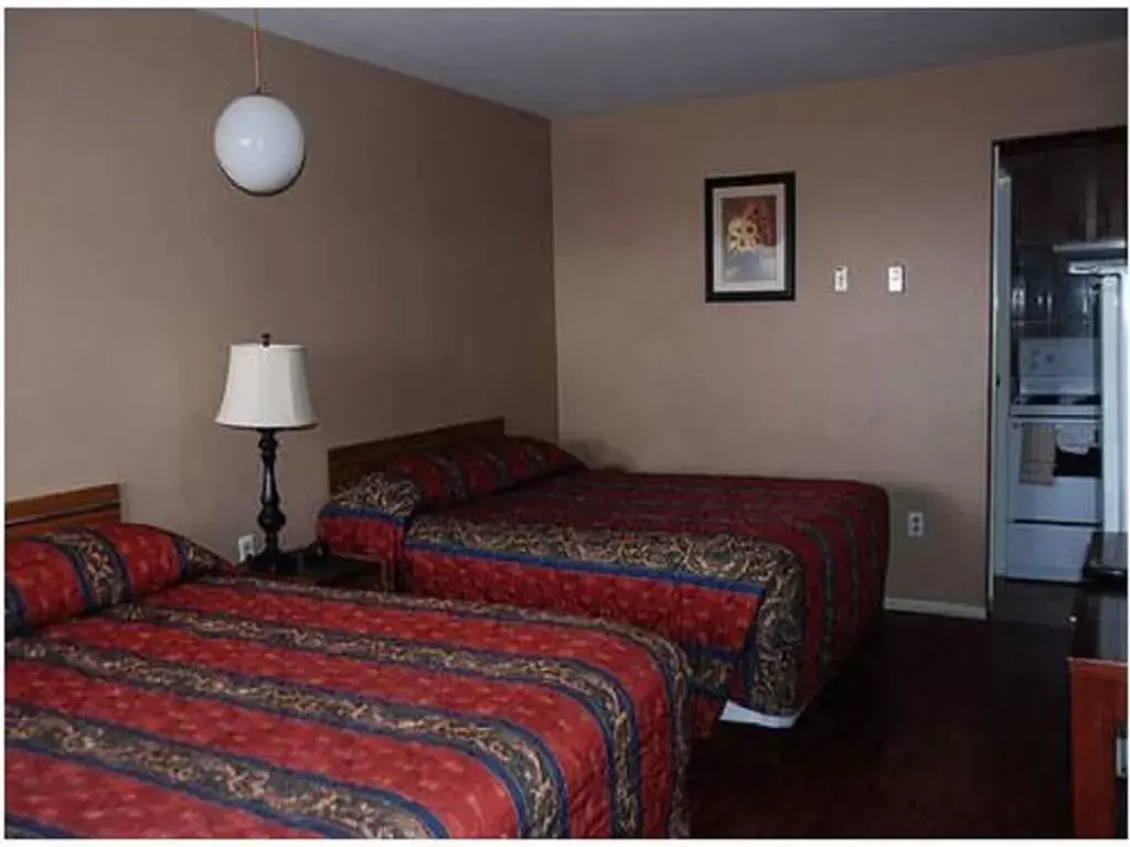 Bedroom, Bed in Best Lodge Motel