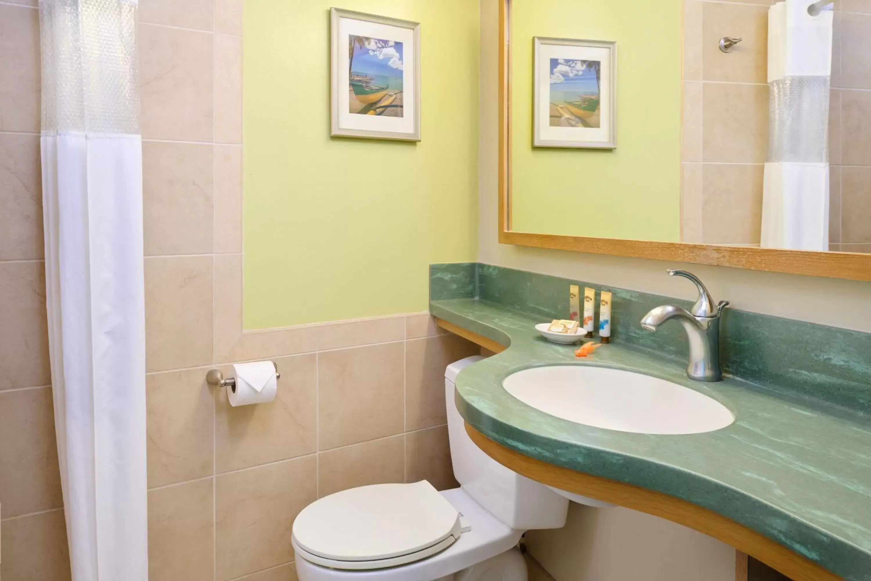 Toilet, Bathroom in Aston Waikiki Circle Hotel