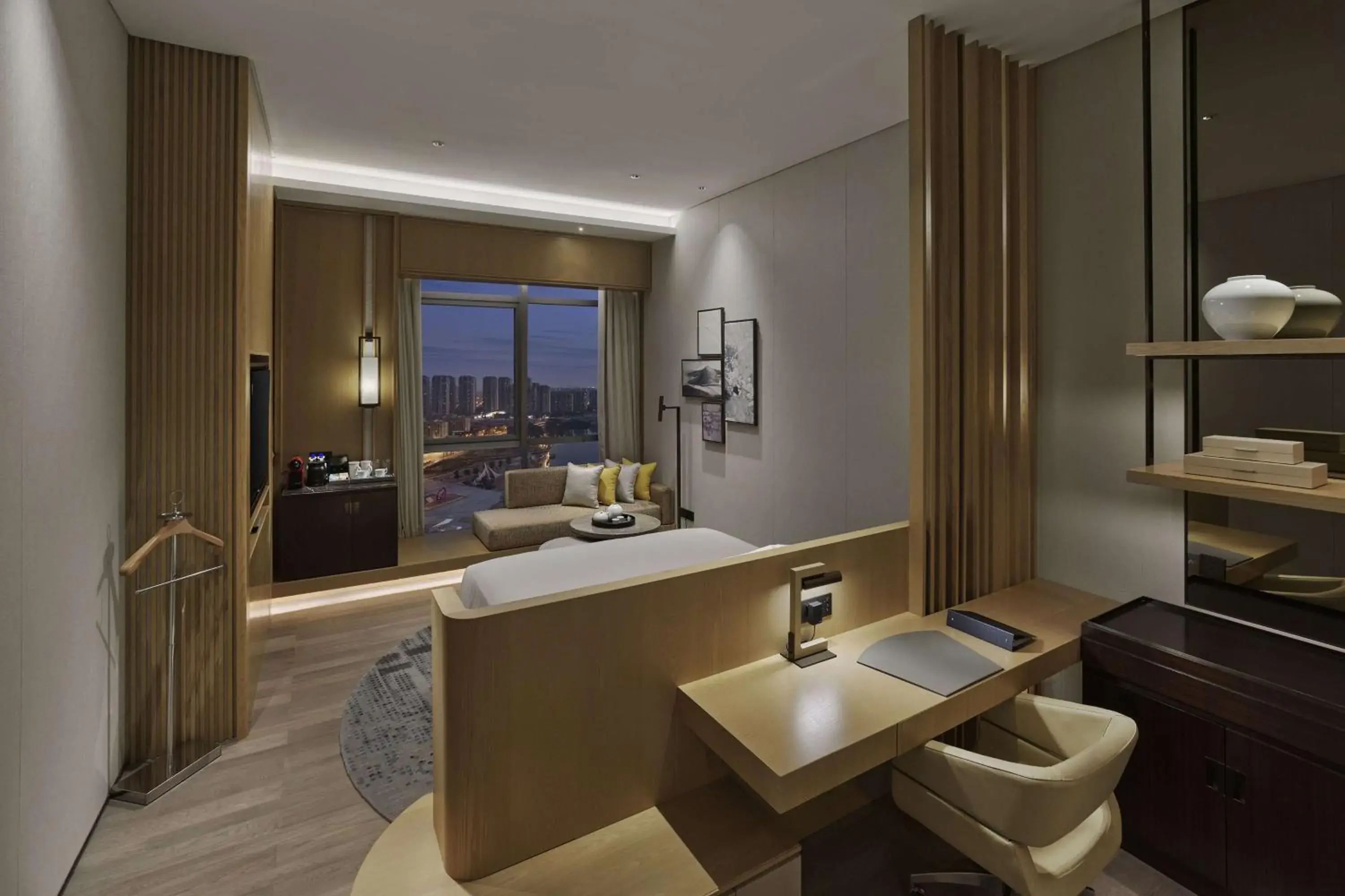 Bedroom, Bathroom in Hilton Suzhou Yinshan Lake