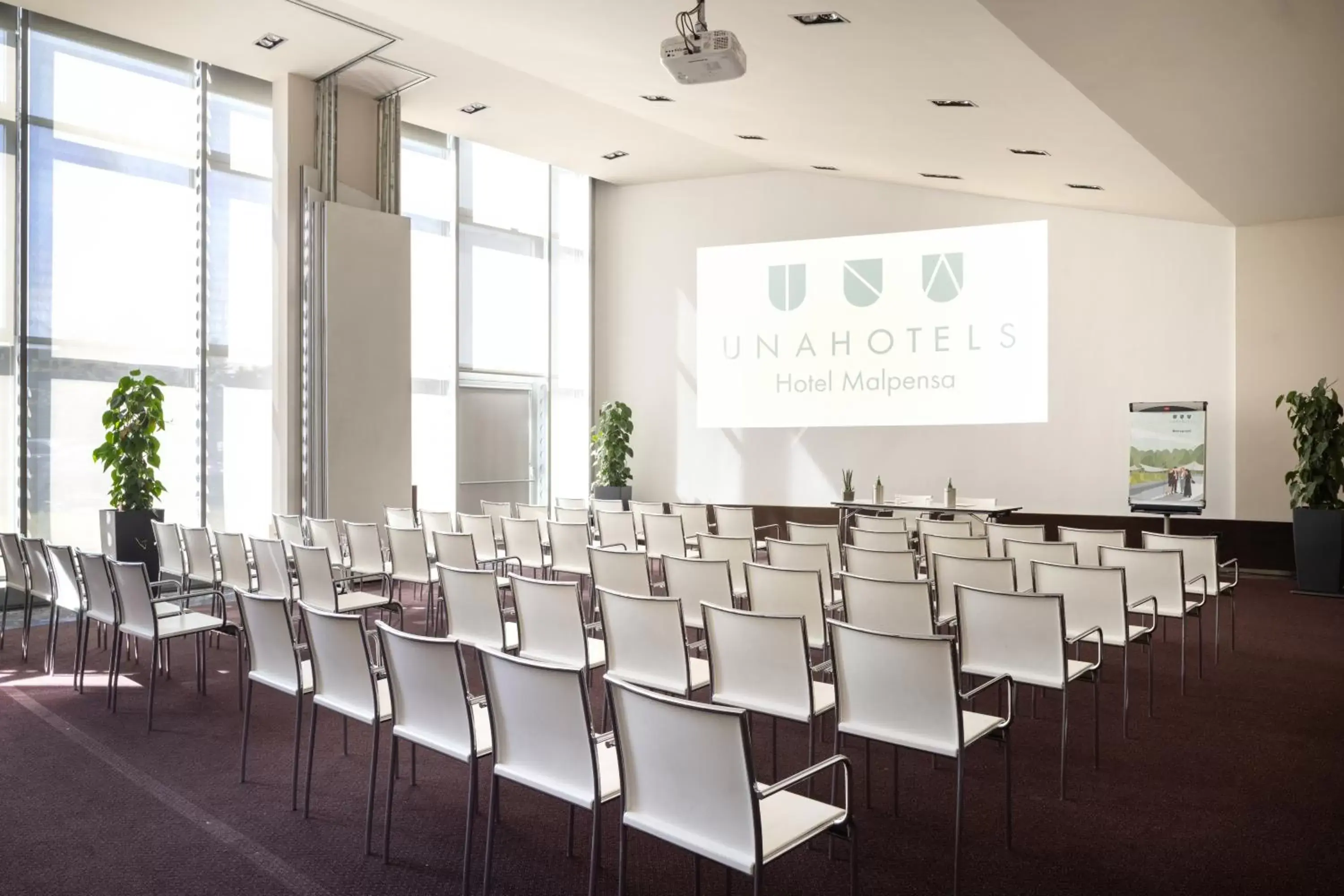 Meeting/conference room in UNAHOTELS Malpensa