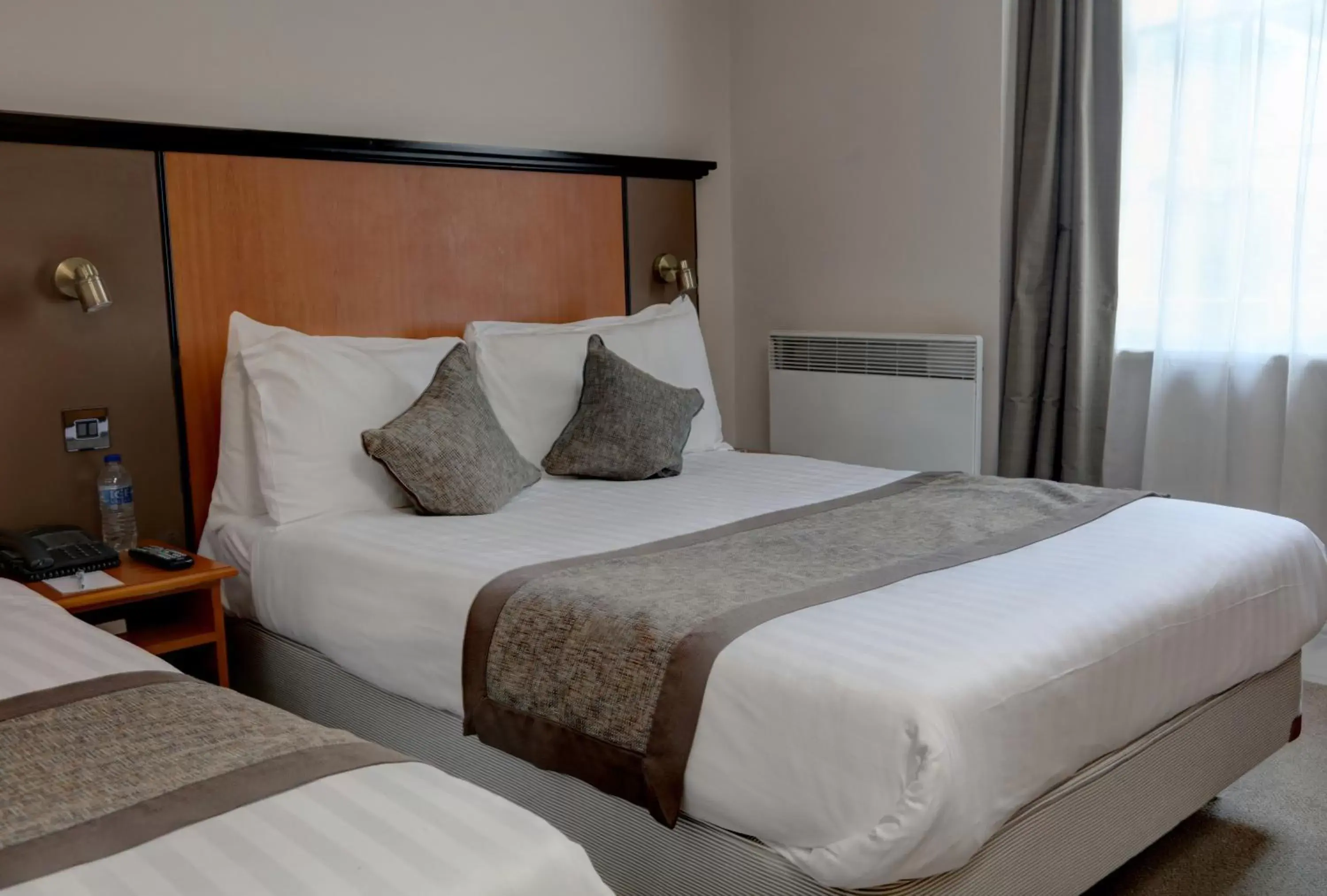 Bedroom, Bed in Best Western Corona Hotel