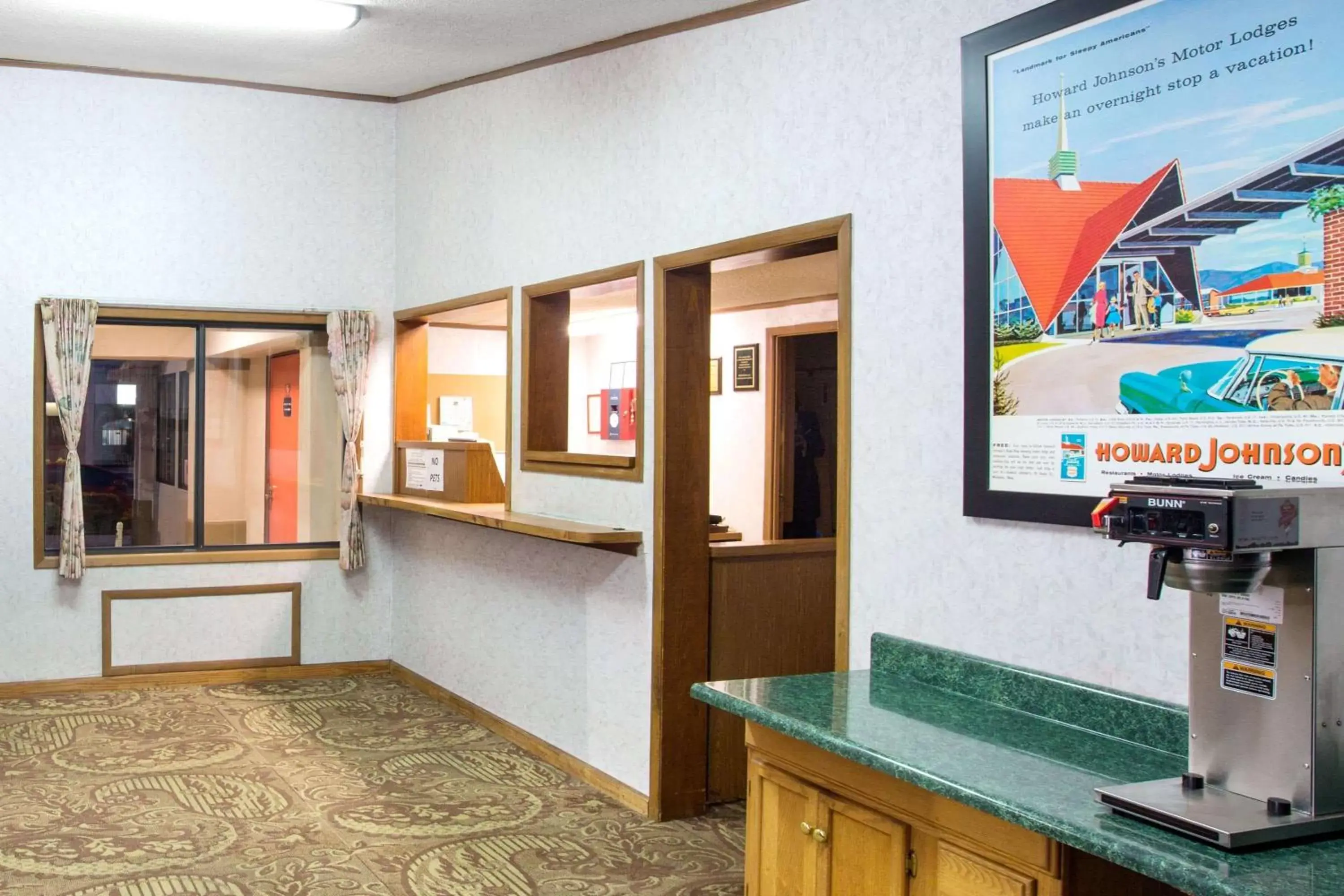 Lobby or reception in Howard Johnson by Wyndham Wilmington Lobby or reception in Howard Johnson by Wyndham Wilmington