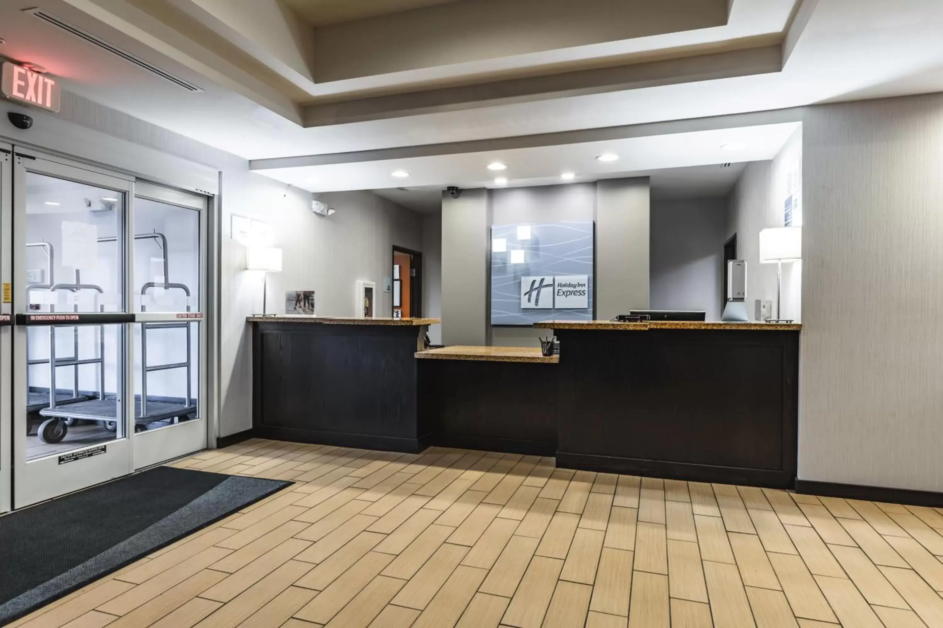 Property building, Lobby/Reception in Holiday Inn Express & Suites Ironton, an IHG Hotel
