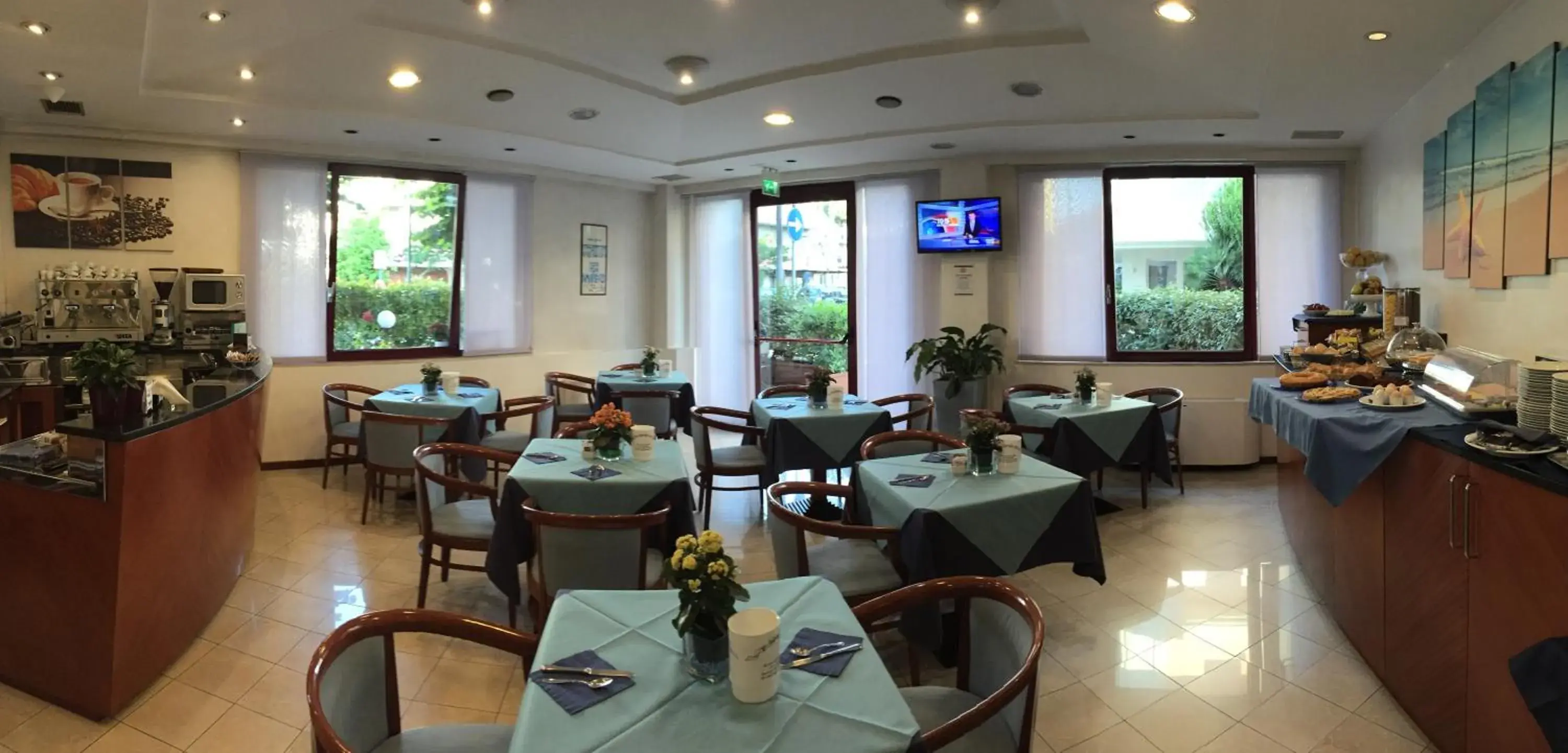 Buffet breakfast, Restaurant/Places to Eat in Hotel Arcangelo