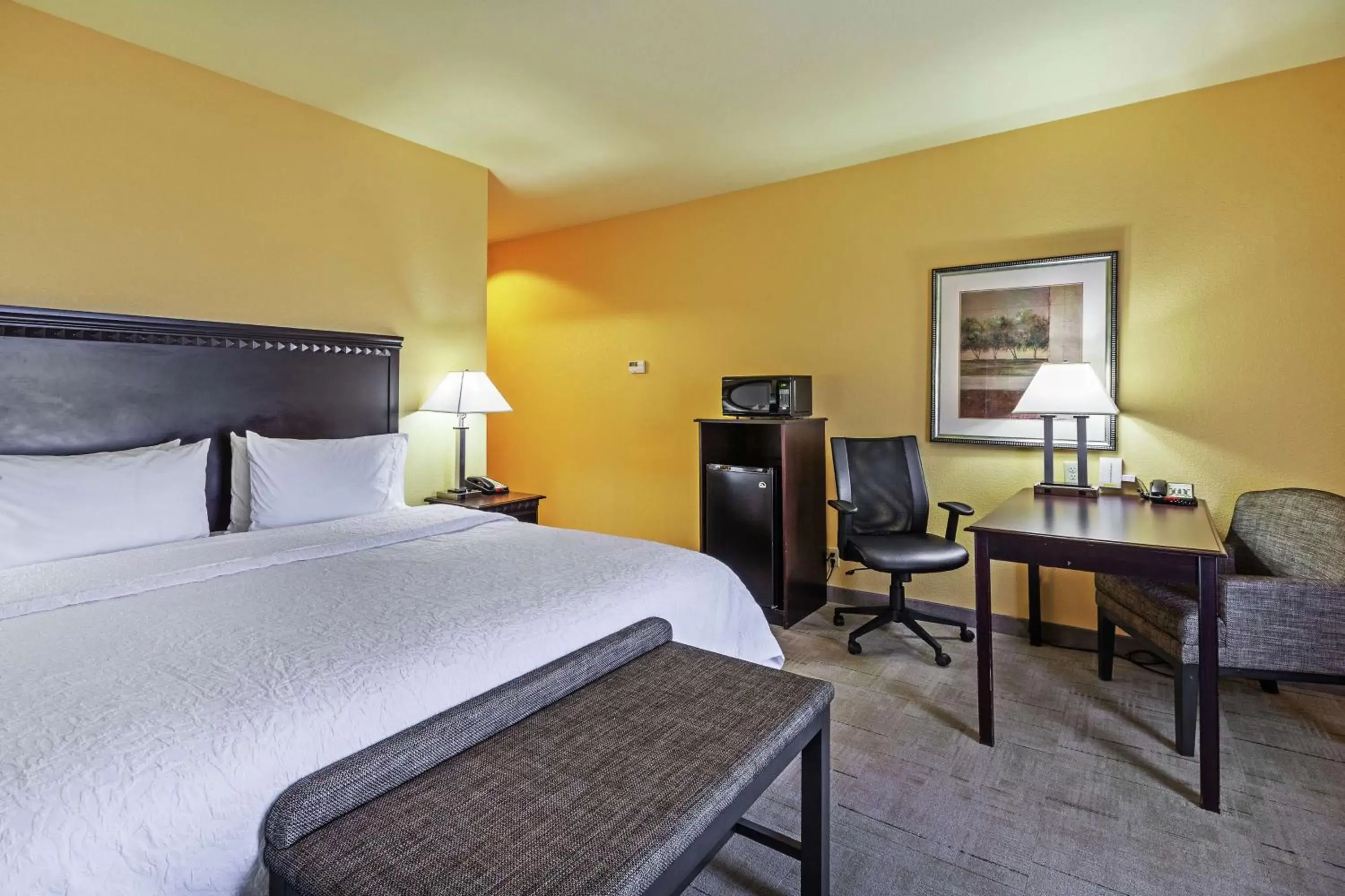 Bedroom, Bed in Hampton Inn & Suites Owasso