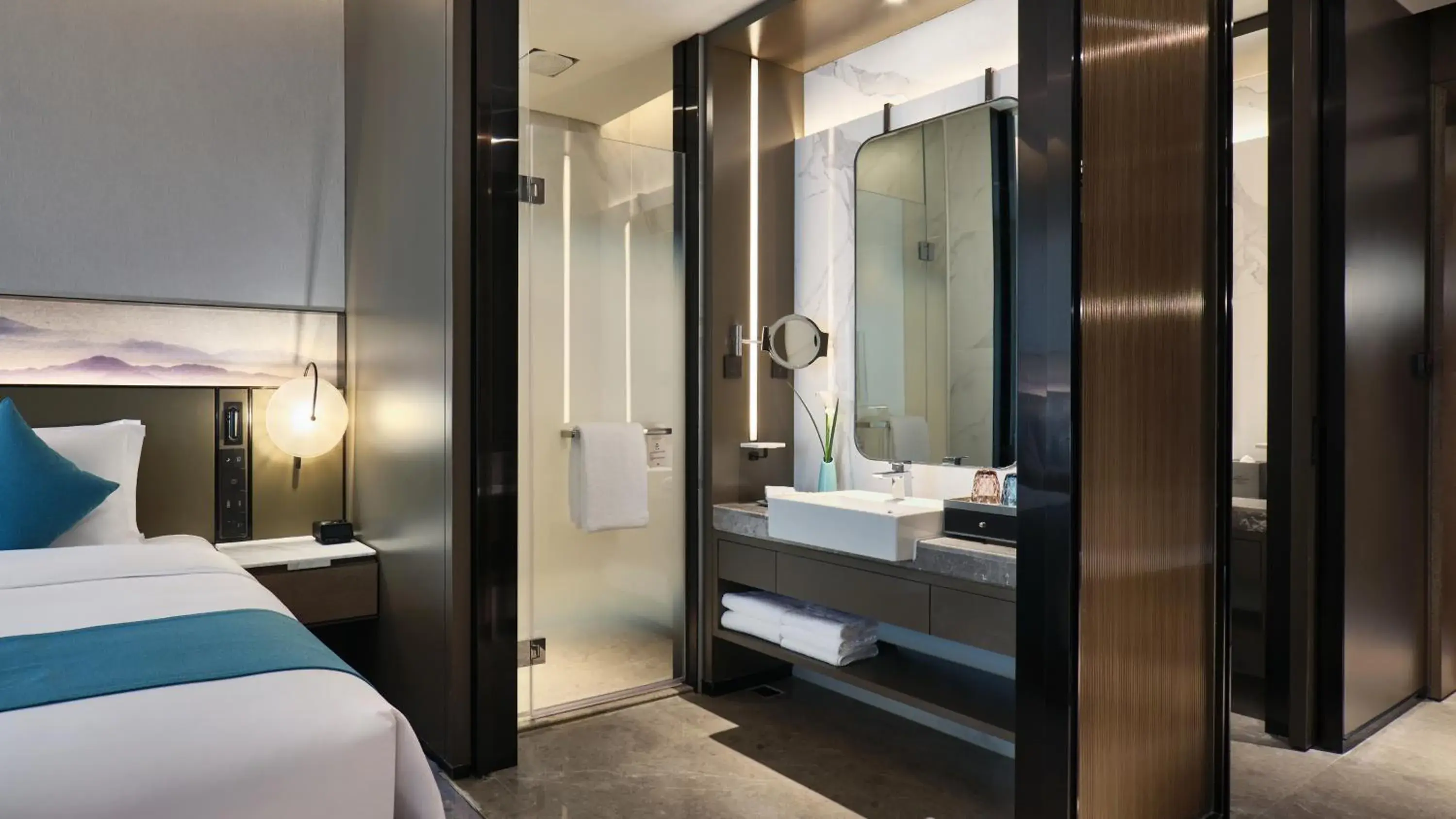 Bathroom, Bed in Crowne Plaza Wuhan Development Zone by IHG Bathroom, Bed in Crowne Plaza Wuhan Development Zone by IHG