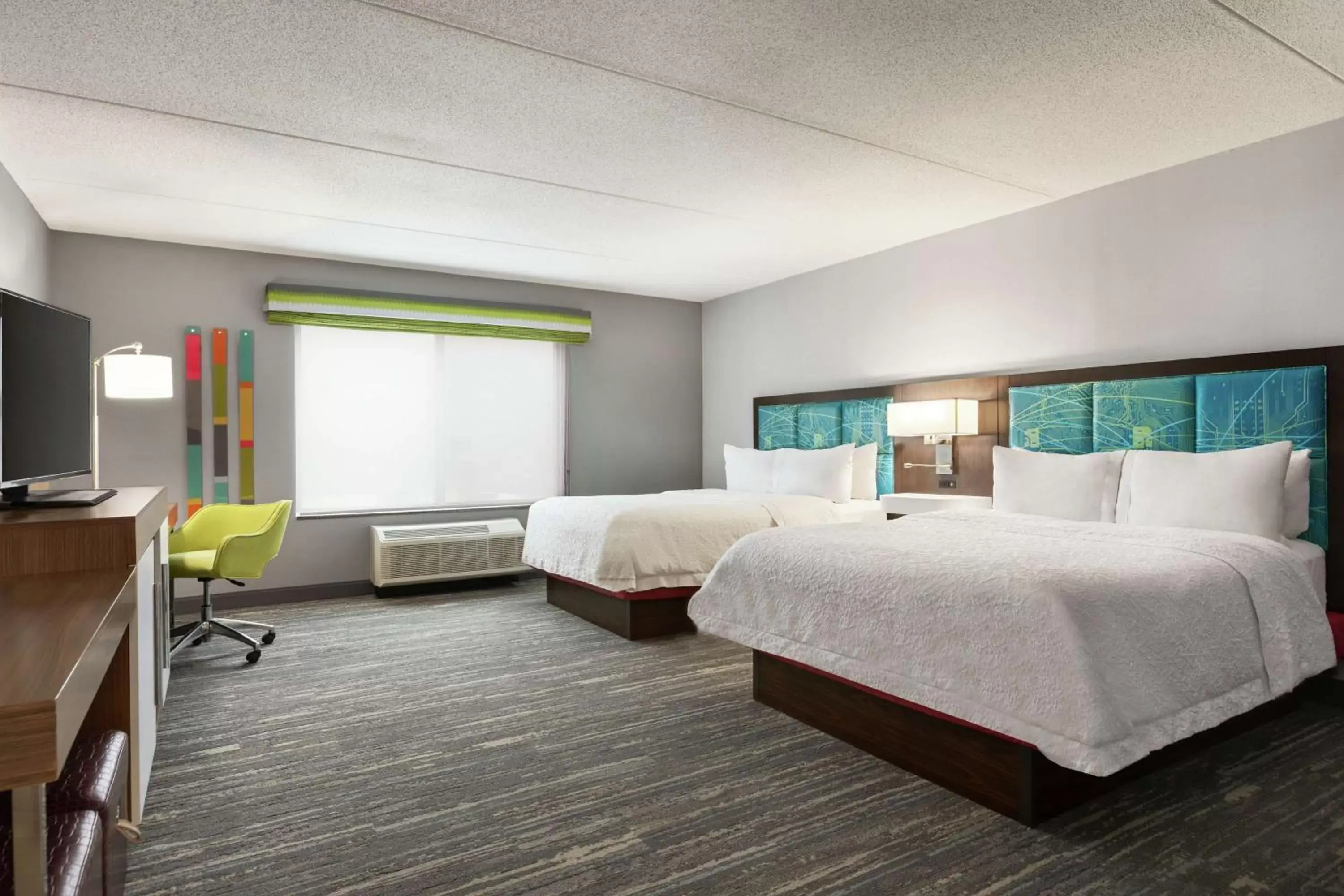 Bedroom, Bed in Hampton Inn London Ontario