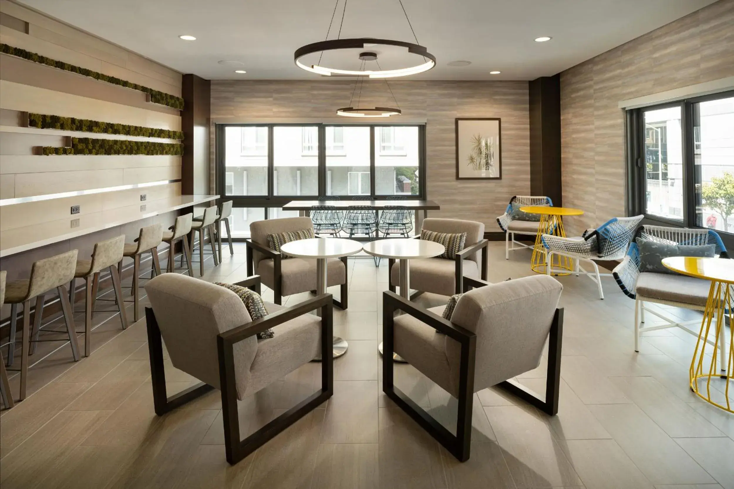 Seating area in Residence Inn by Marriott Oakland Downtown