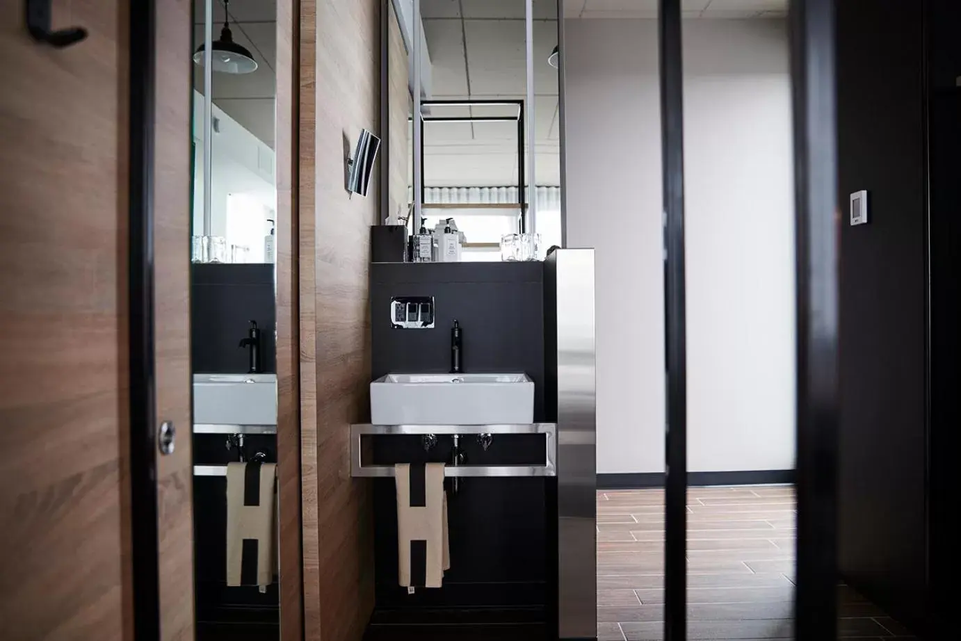 Bathroom in Hôtel Escad Quartier DIX30