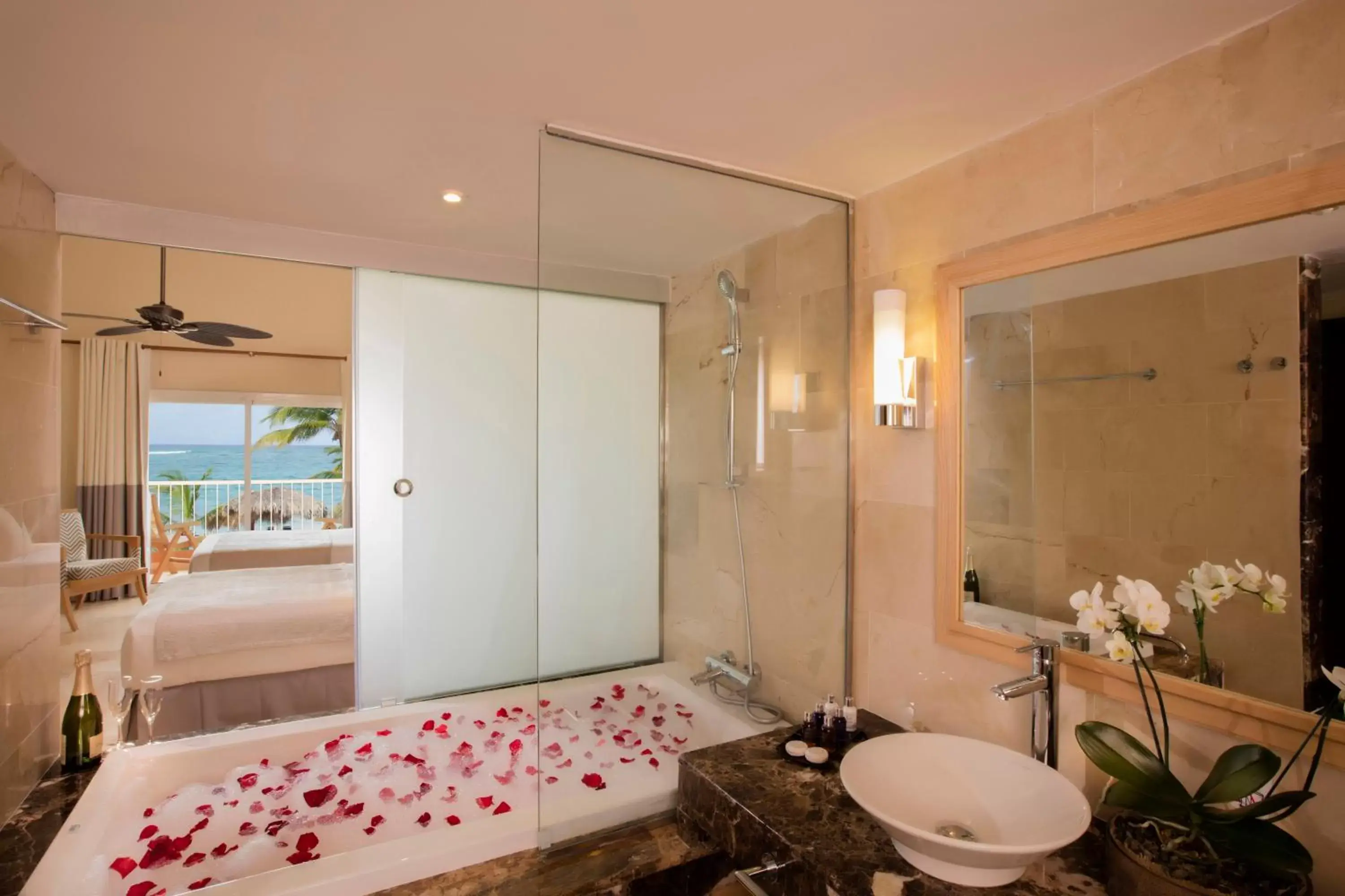 Bathroom in Grand Palladium Palace Resort Spa & Casino - All Inclusive