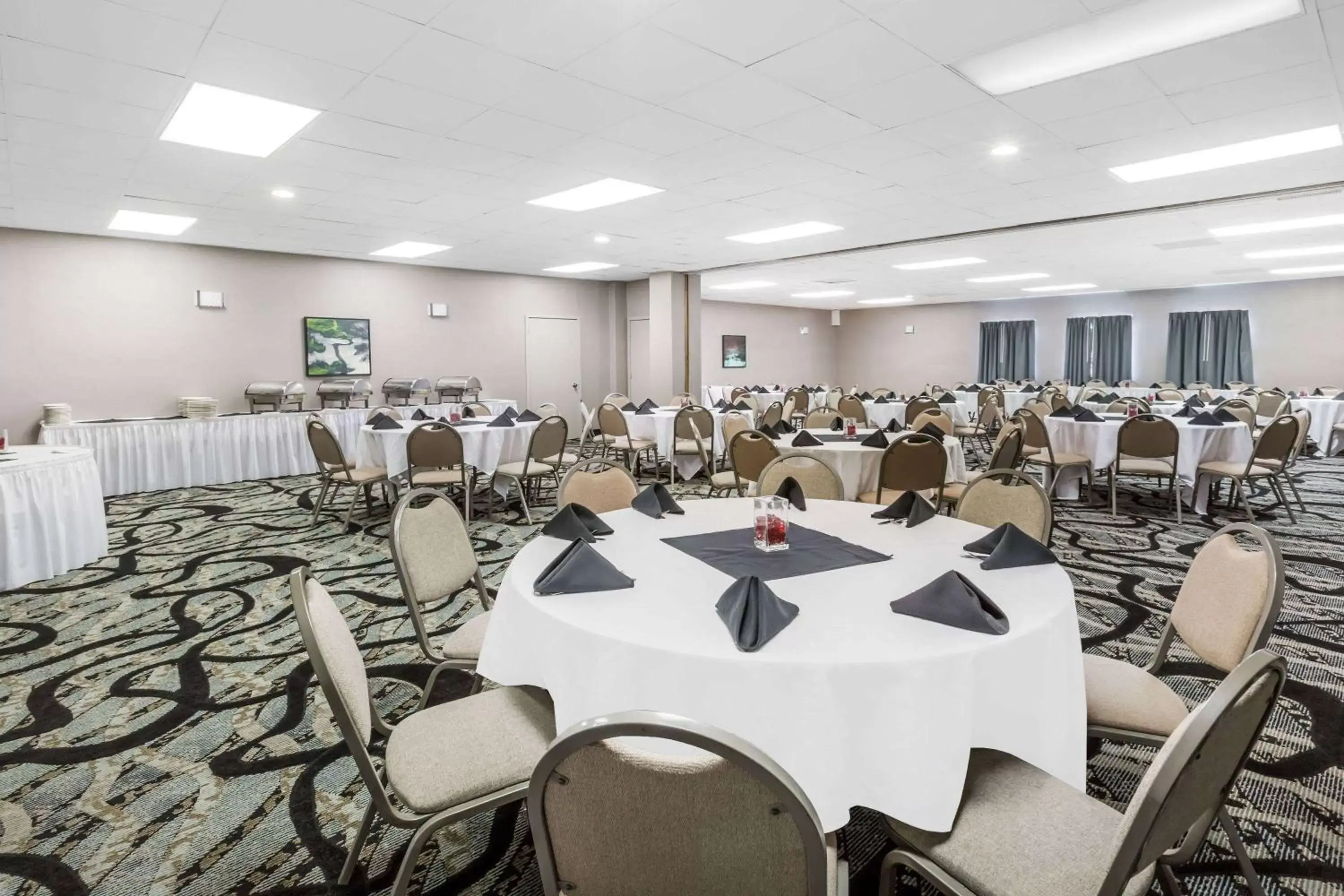 Banquet/Function facilities, Restaurant/Places to Eat in Wyndham Garden Ankeny