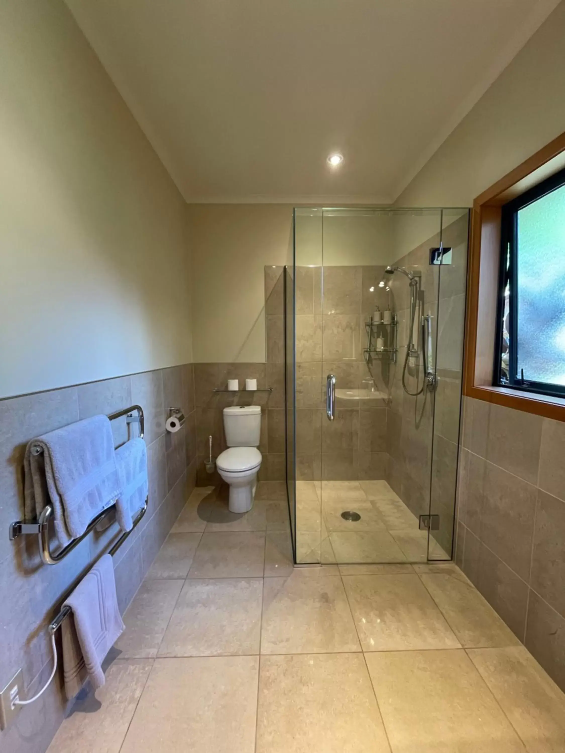 Shower, Bathroom in Parautane Lodge