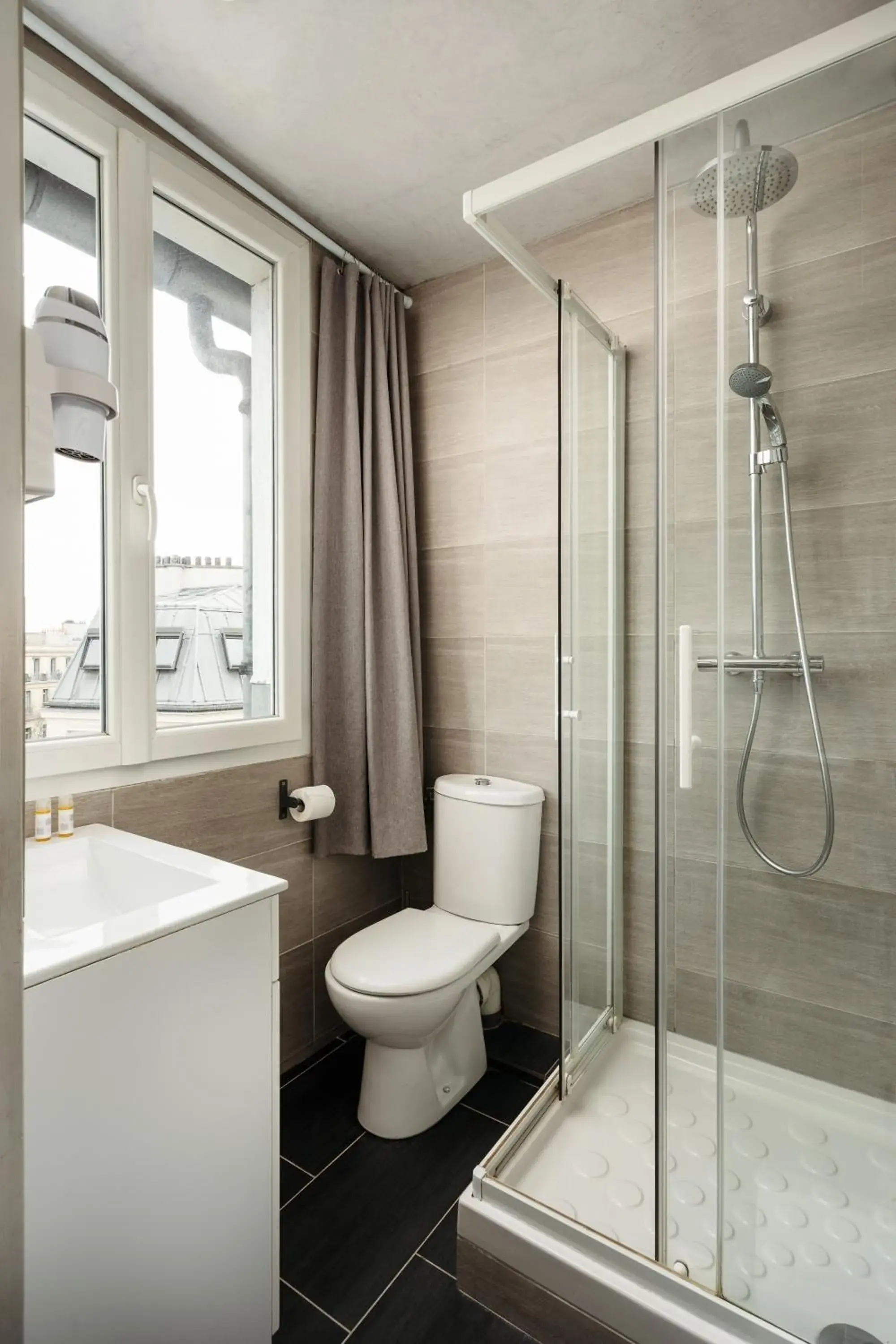 Shower, Bathroom in Hotel D'argenson