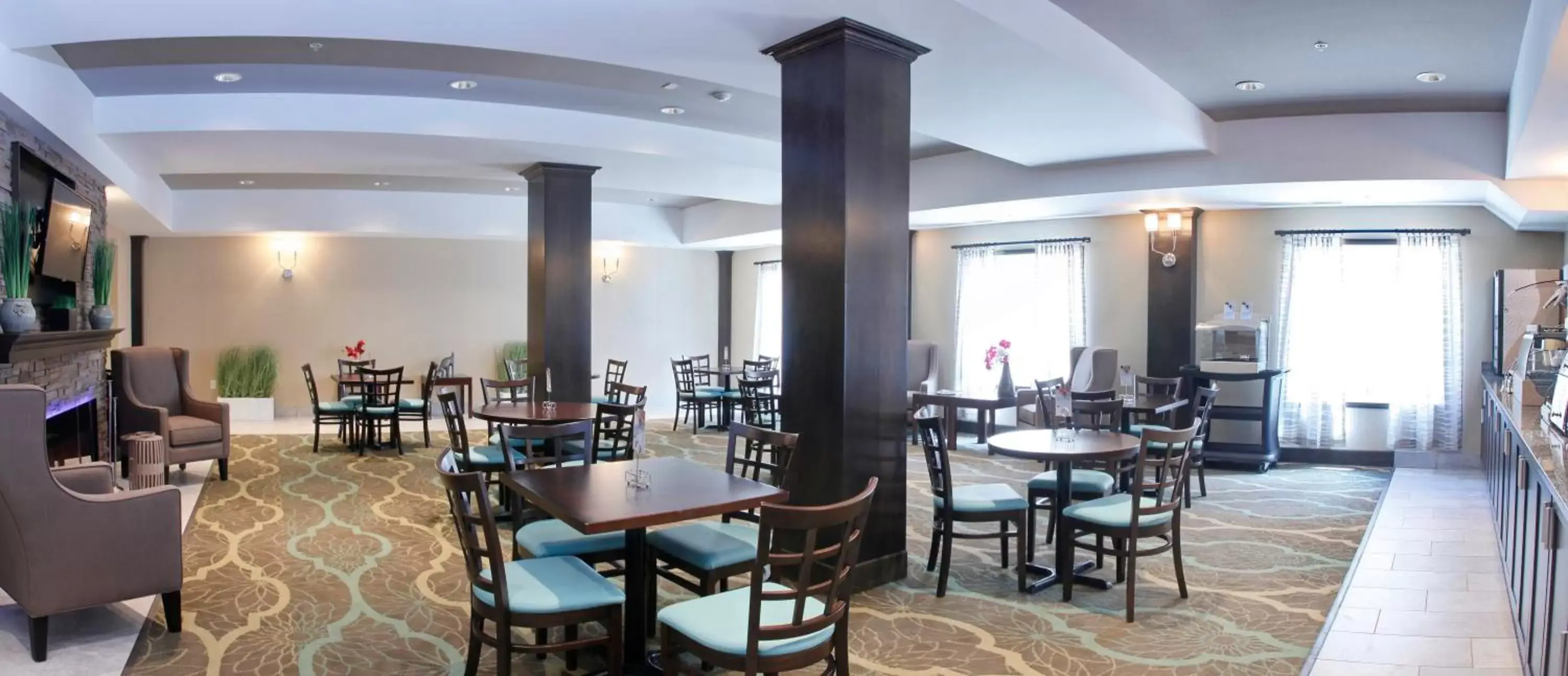 Breakfast, Restaurant/Places to Eat in Holiday Inn Express Fort St John, an IHG Hotel