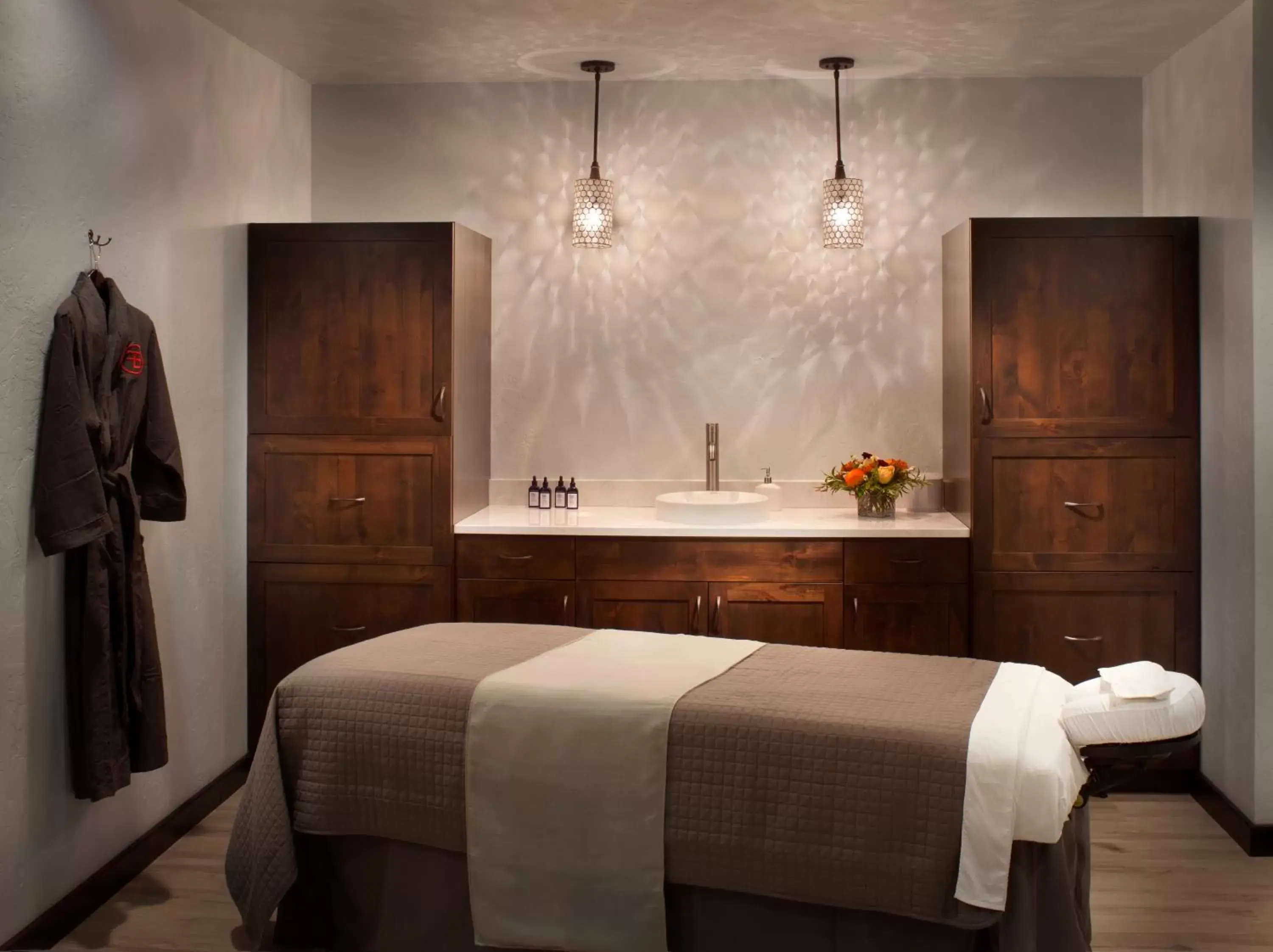 Massage, Bed in Firebrand Hotel Massage, Bed in Firebrand Hotel