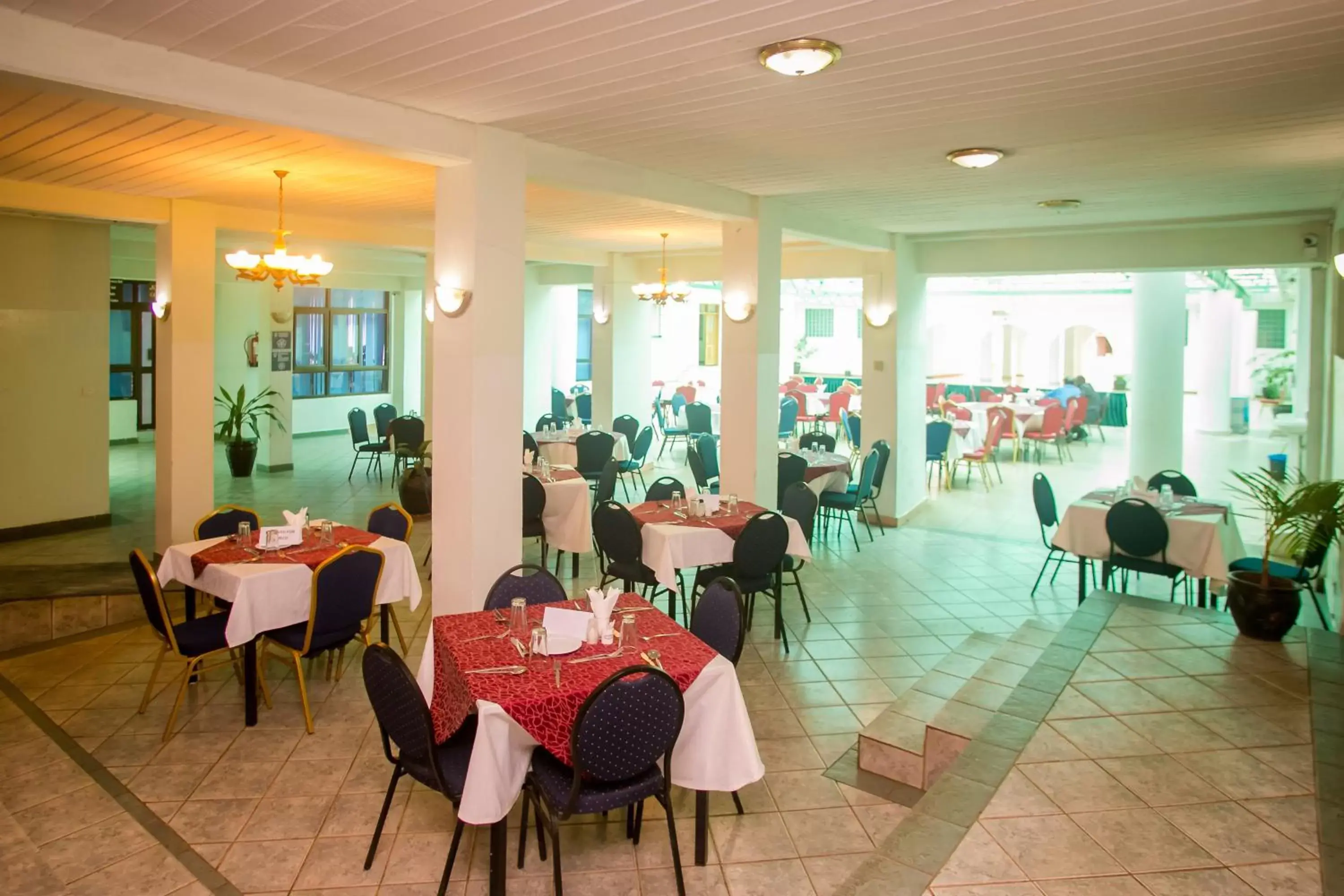 Restaurant/places to eat in Desmond Tutu Conference Centre Restaurant/places to eat in Desmond Tutu Conference Centre