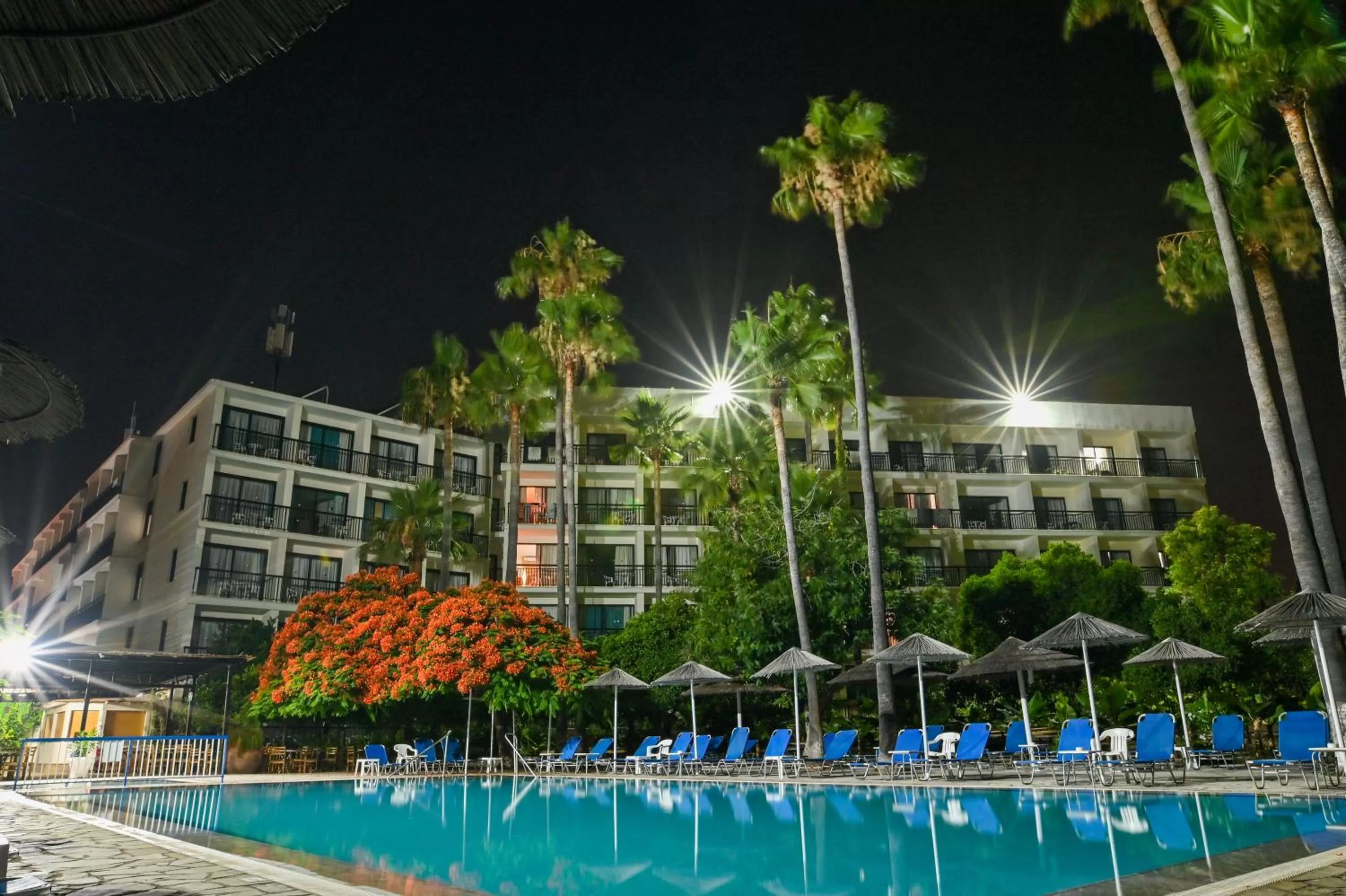 Swimming pool in Veronica Hotel