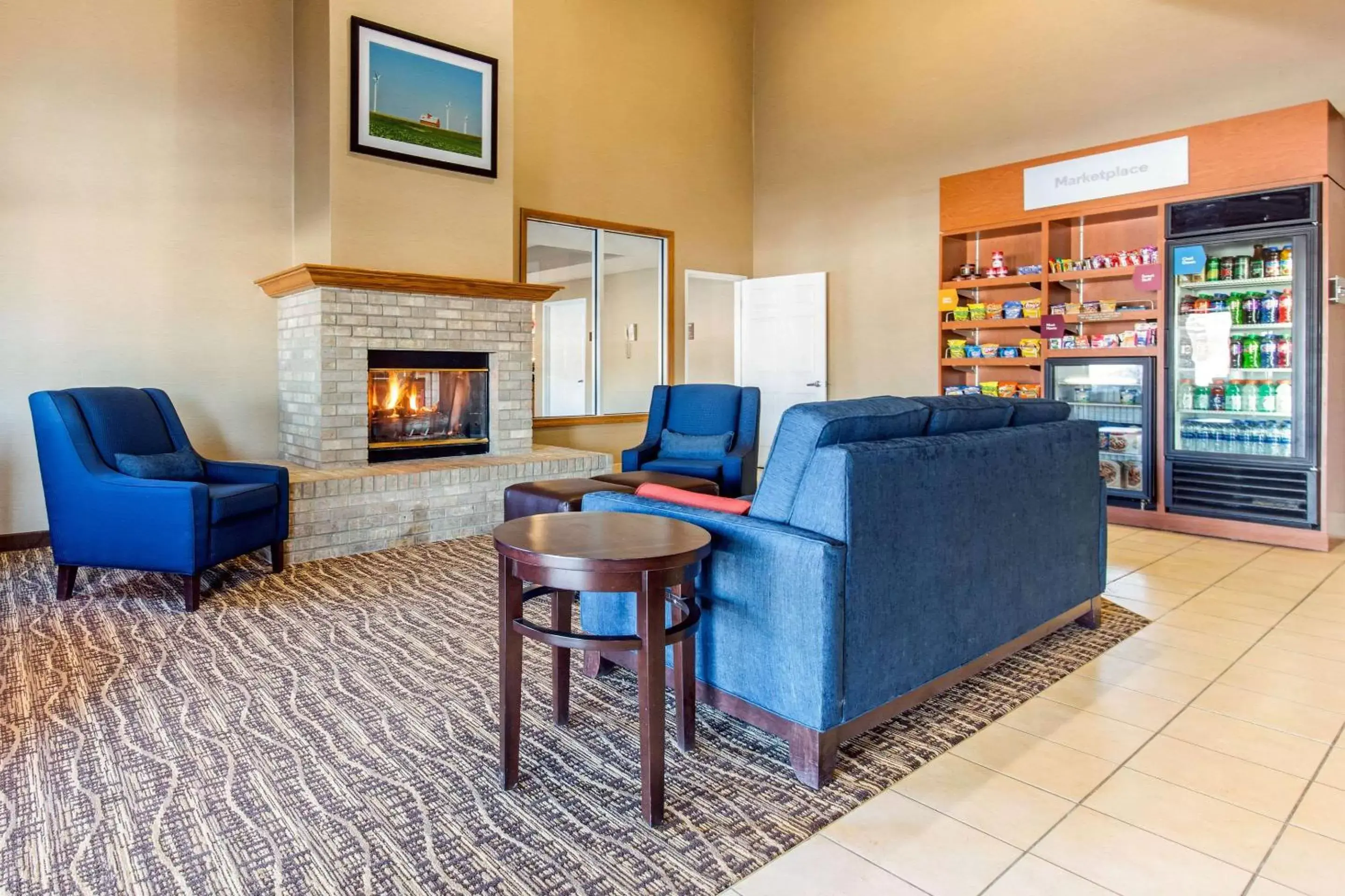 Lobby or reception in Comfort Suites Normal University area