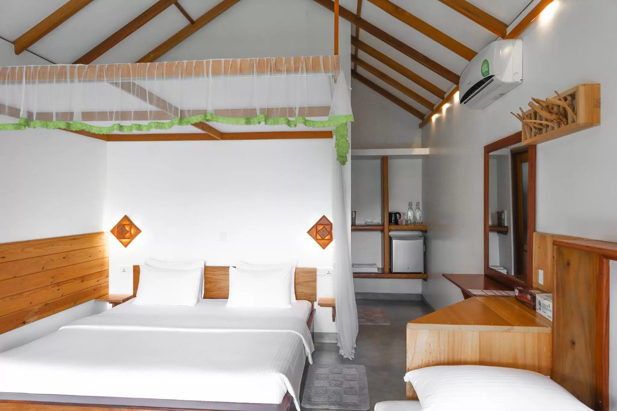 Bedroom, Bed in The One Ella