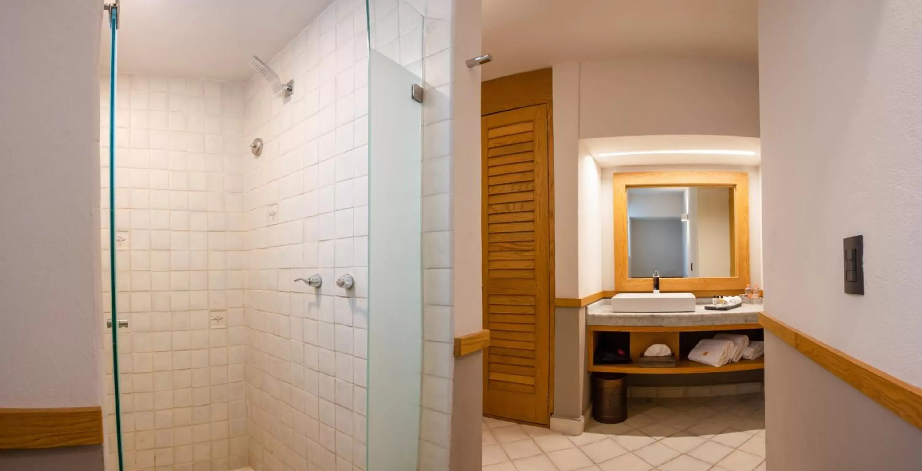 Bathroom in Hacienda Jurica by Brisas Bathroom in Hacienda Jurica by Brisas