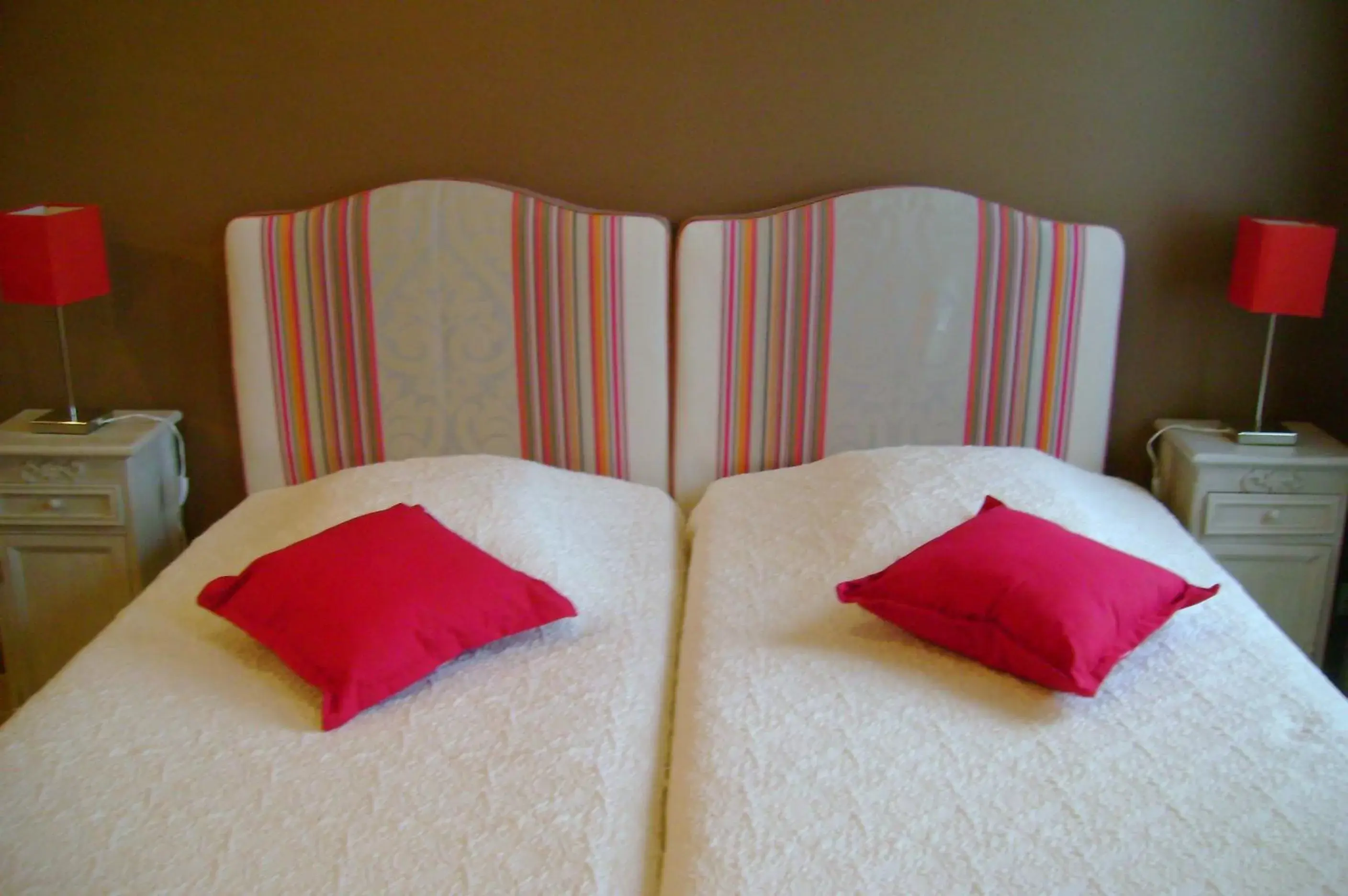 Off site, Bed in Logis Auberge De Tavel Off site, Bed in Logis Auberge De Tavel